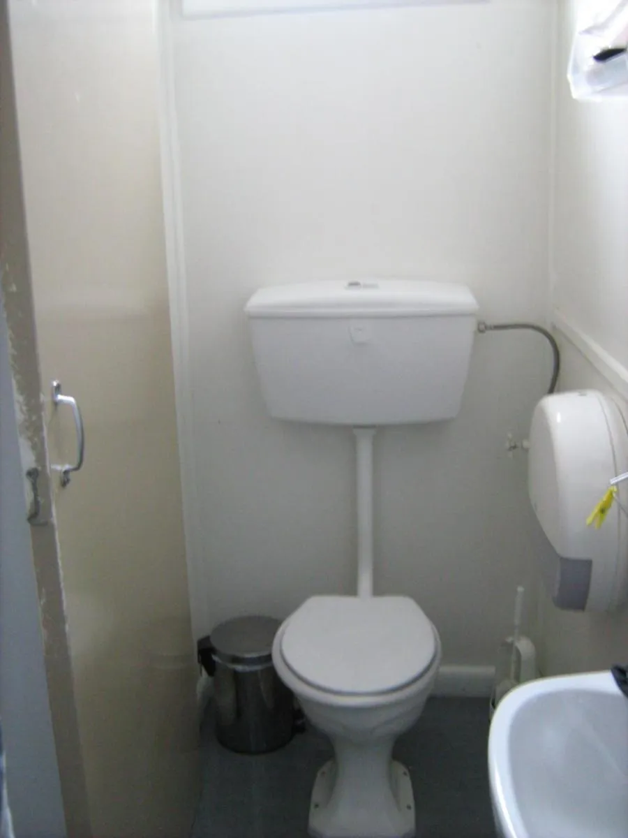 Bathroom in Downtown Backpackers & Accommodation