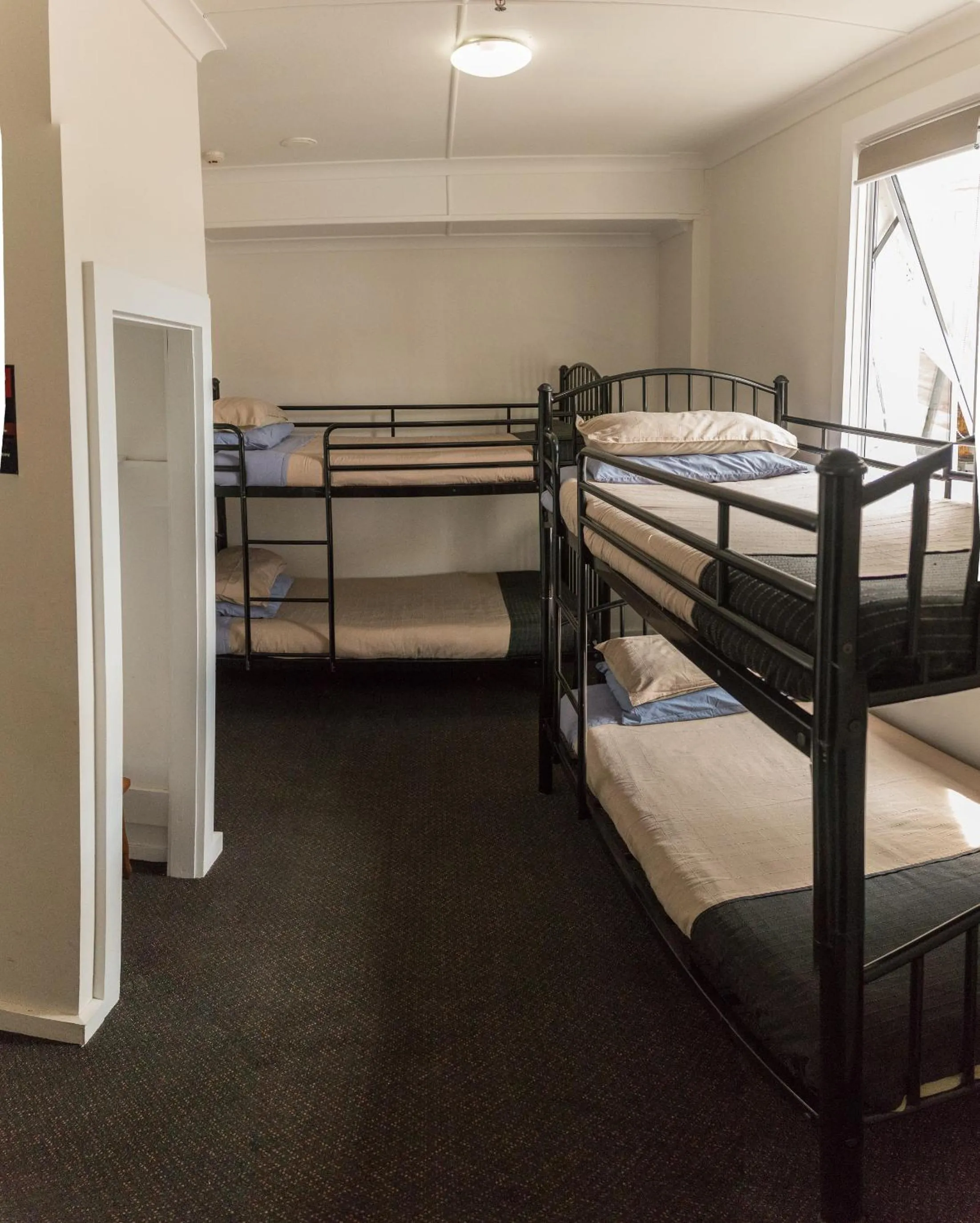 Bed in Downtown Backpackers & Accommodation