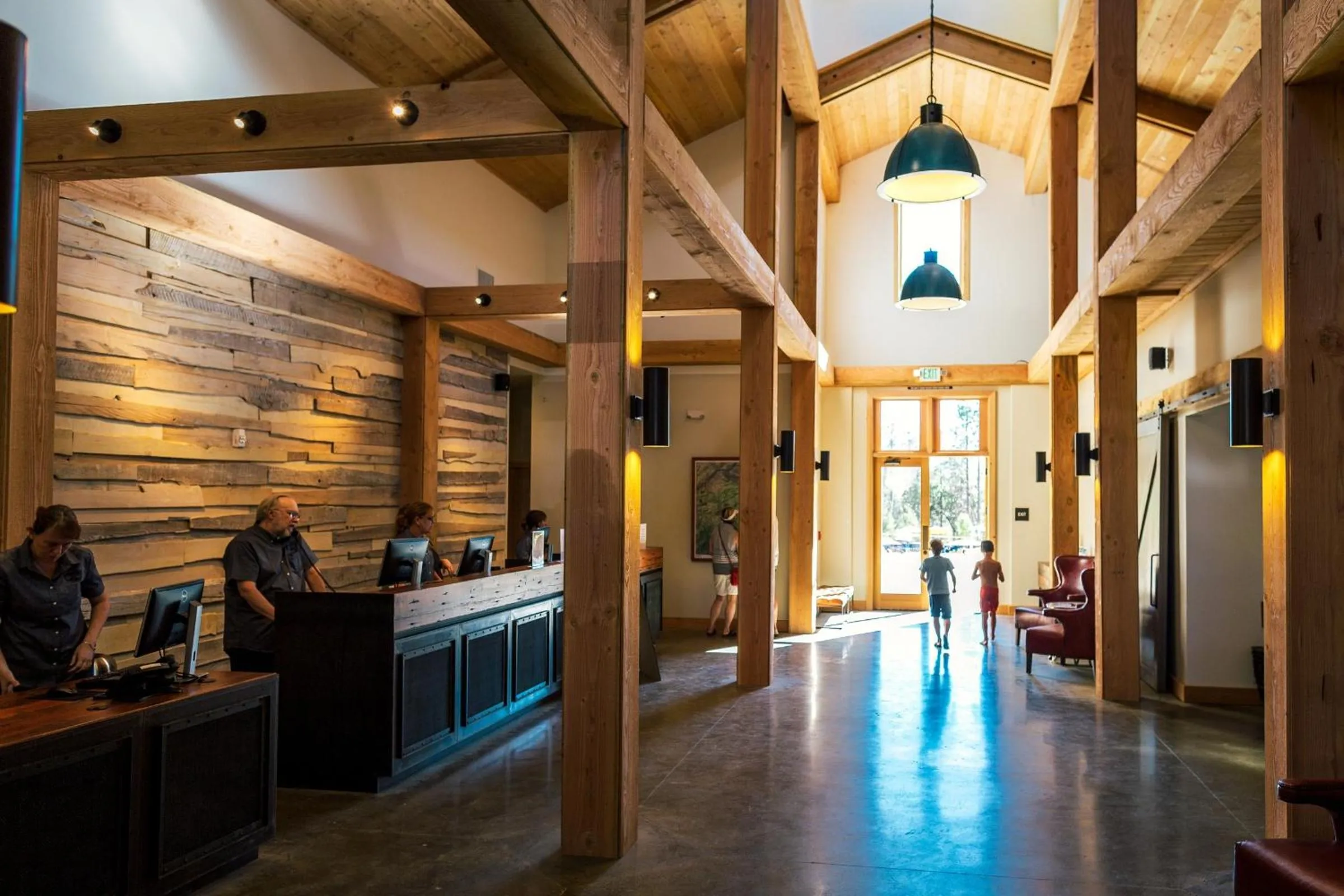Lobby or reception in Rush Creek Lodge at Yosemite