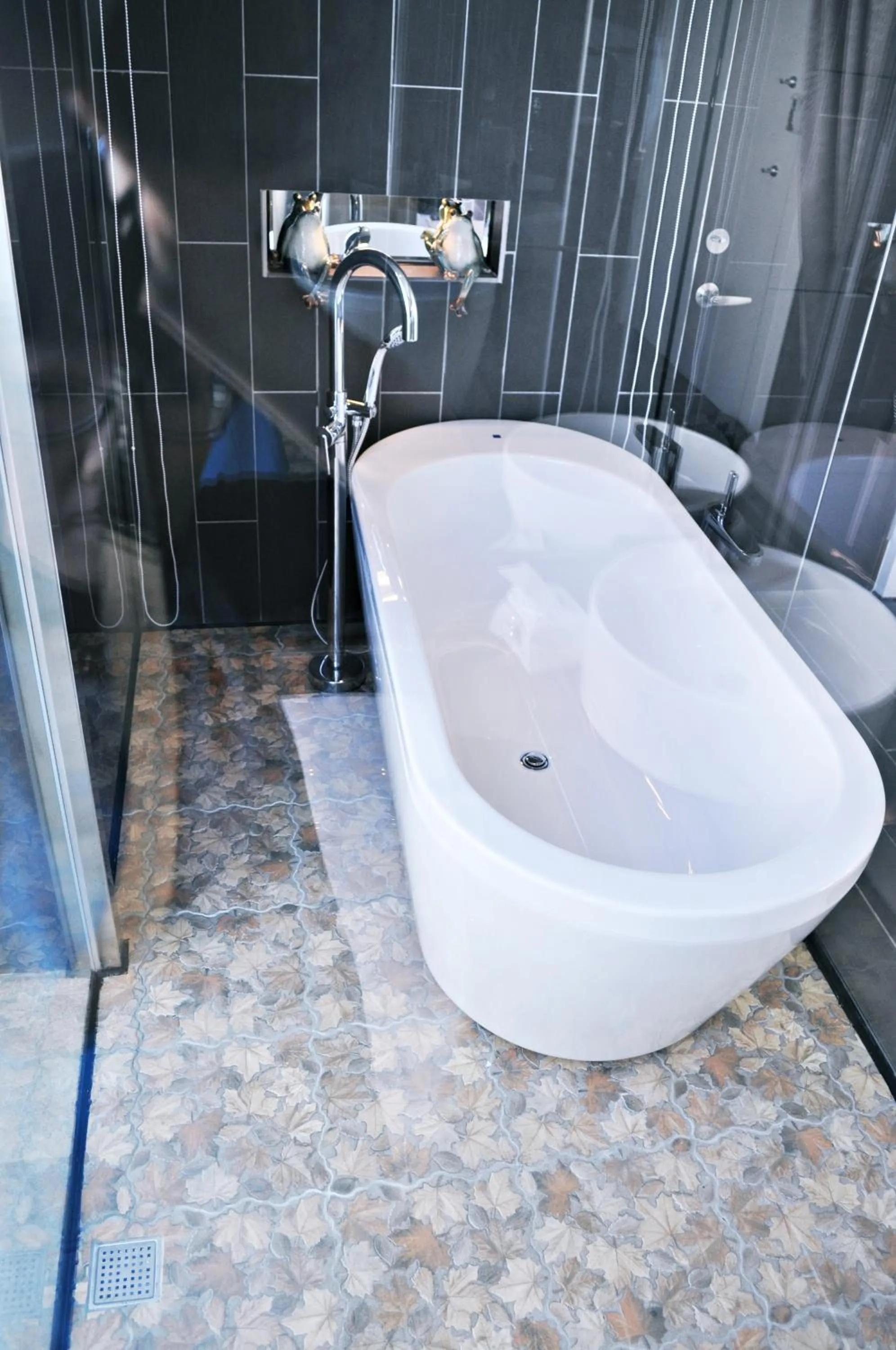 Shuian Lakeside Hotel