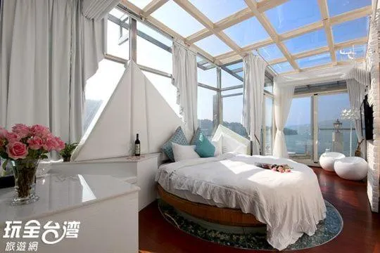 Bed in Shuian Lakeside Hotel