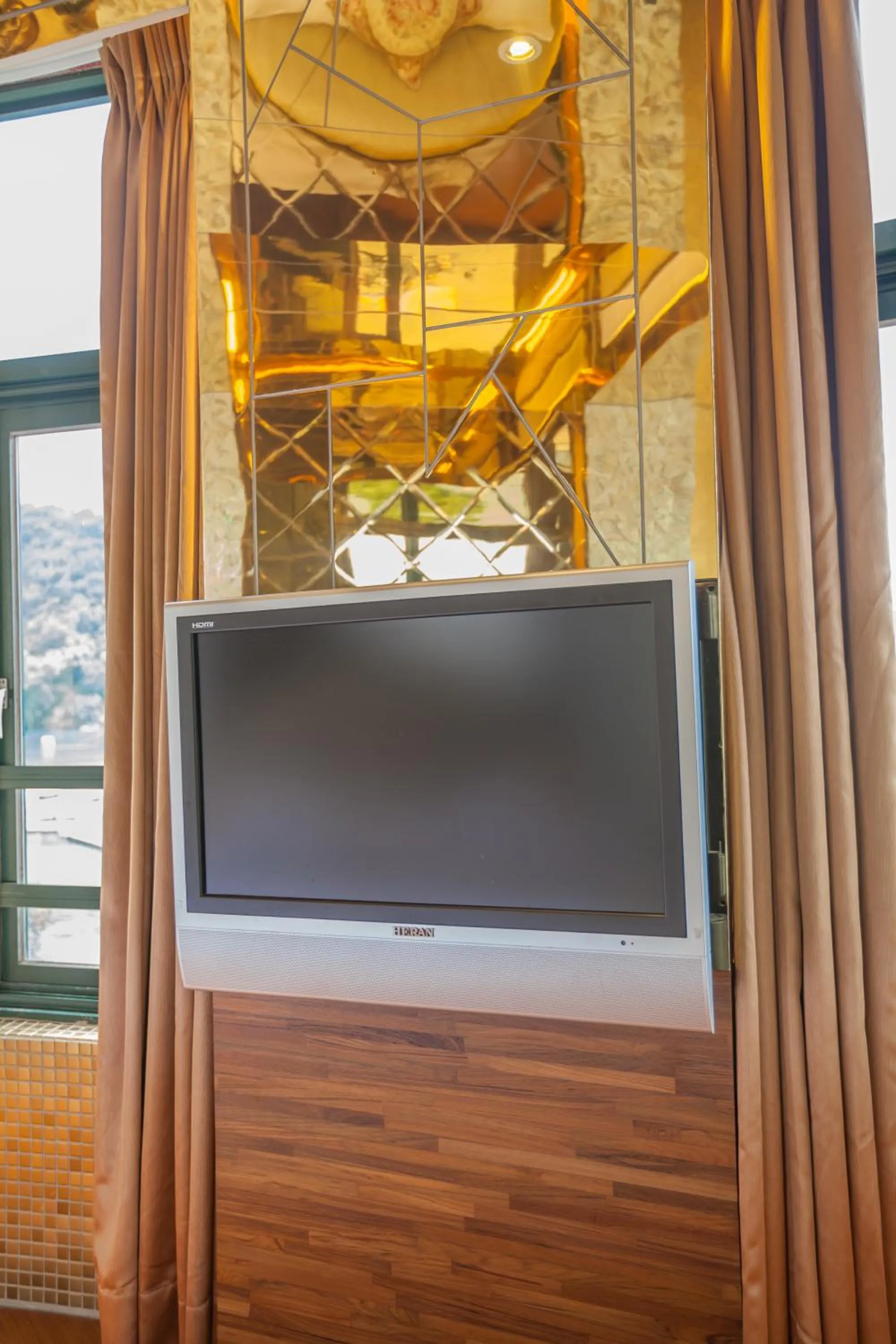 Shuian Lakeside Hotel