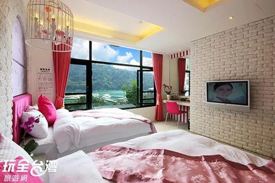 Bed in Shuian Lakeside Hotel