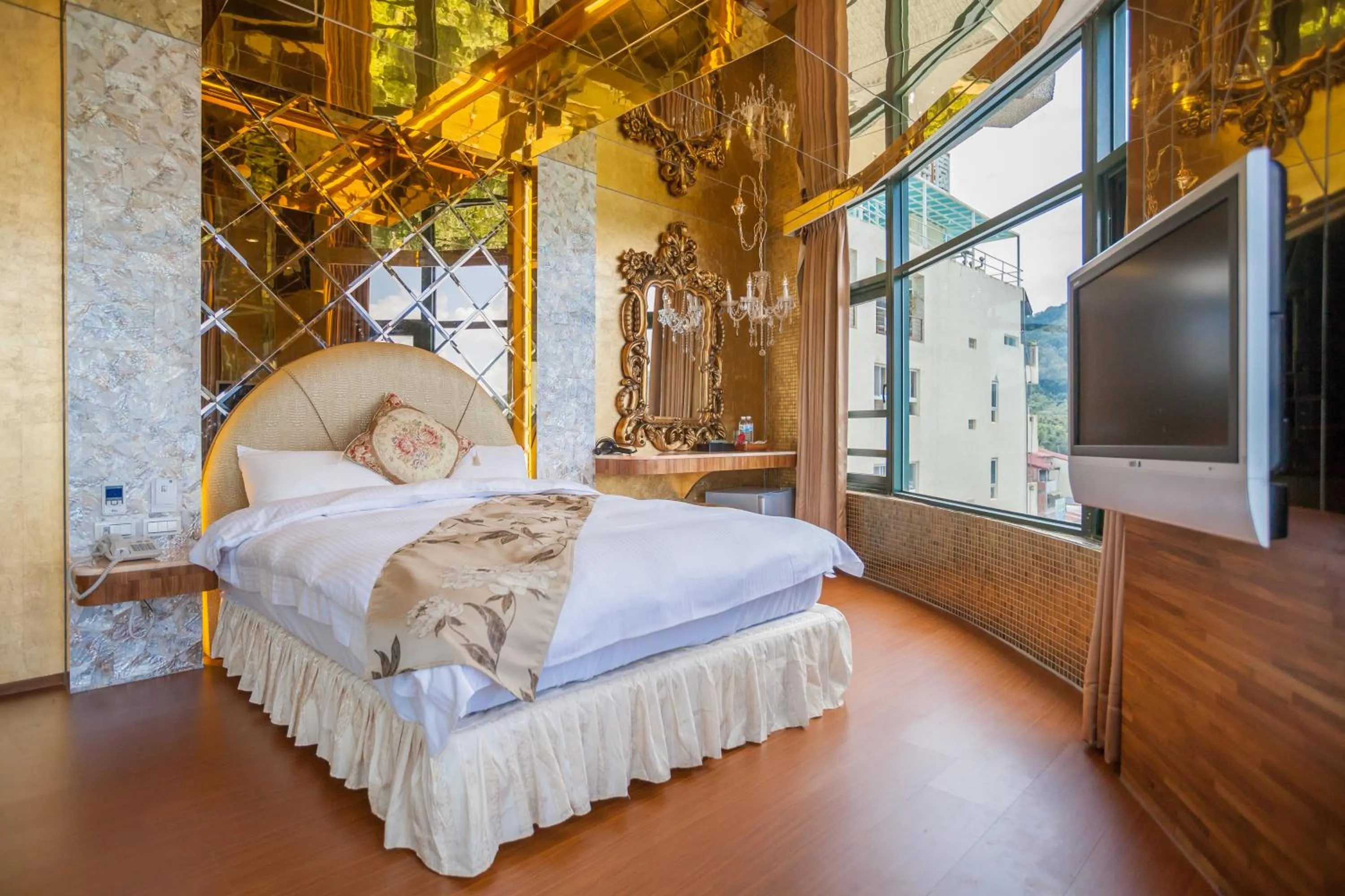 Bed in Shuian Lakeside Hotel