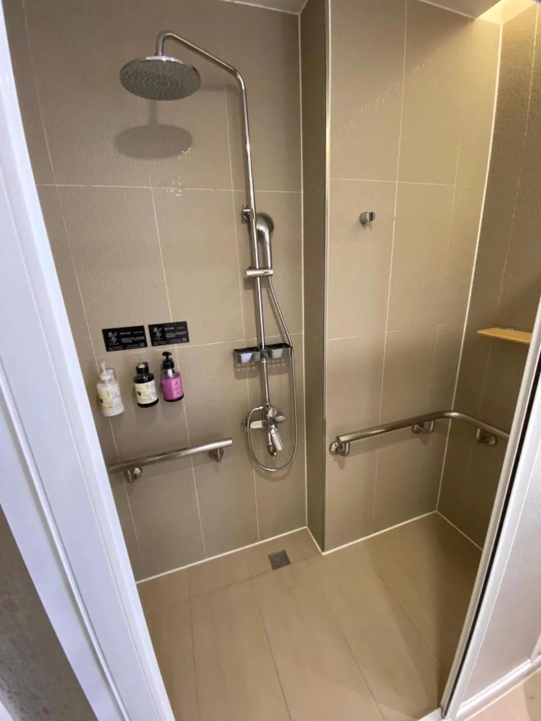 Shower in LAINN Nanwan