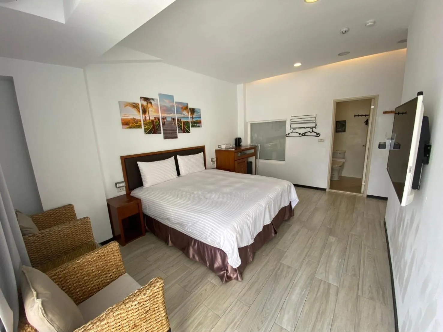 Photo of the whole room, Bed in LAINN Nanwan