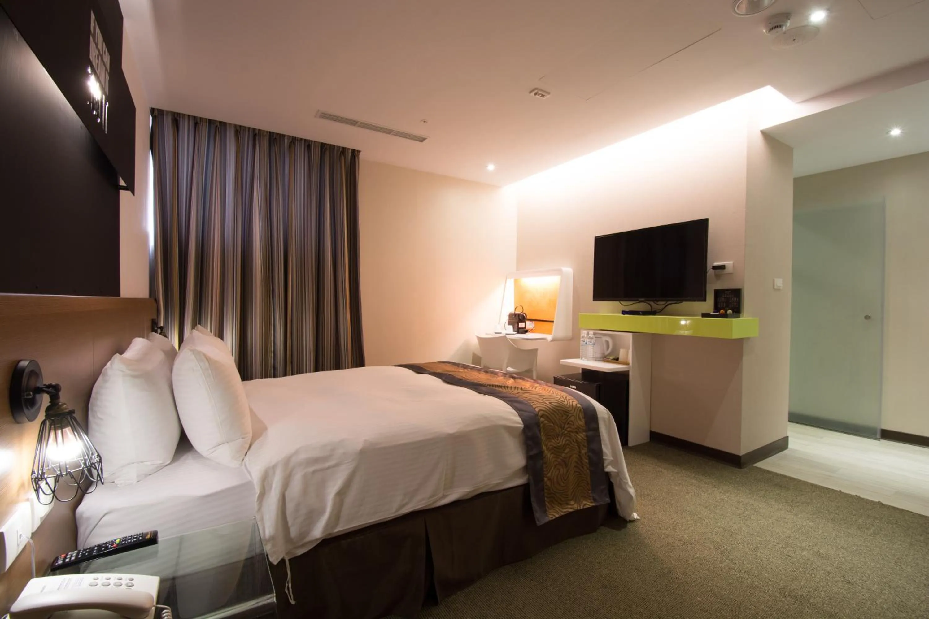 Photo of the whole room, Bed in Travel Art Inn