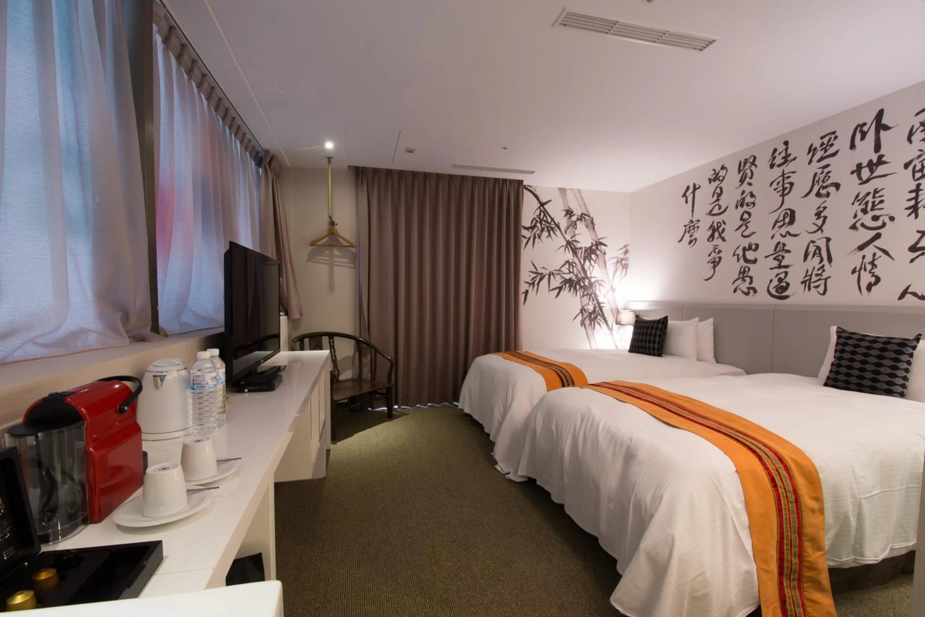 Photo of the whole room, Bed in Travel Art Inn