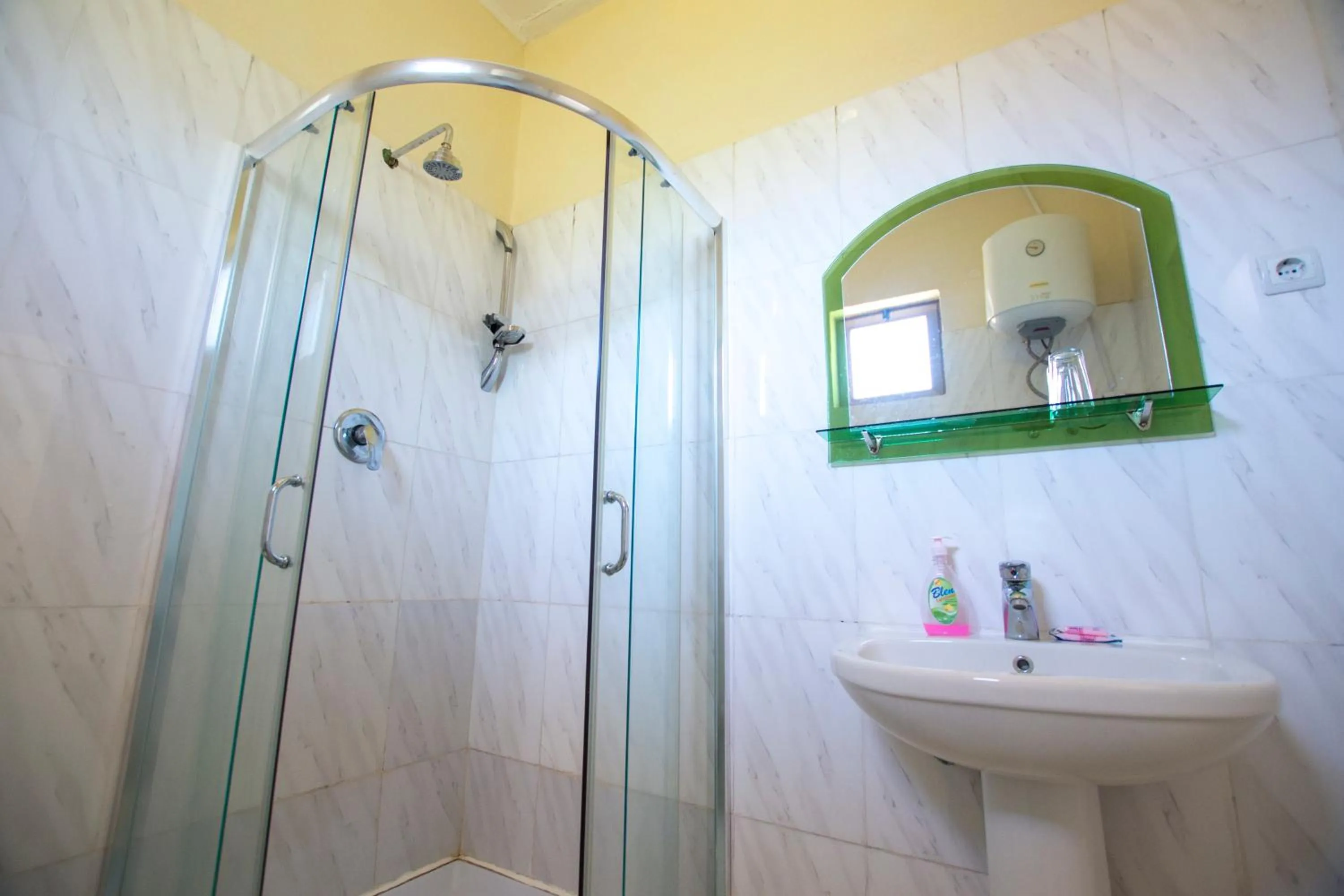 Bathroom in Top Twelve Hotel - Lalibela