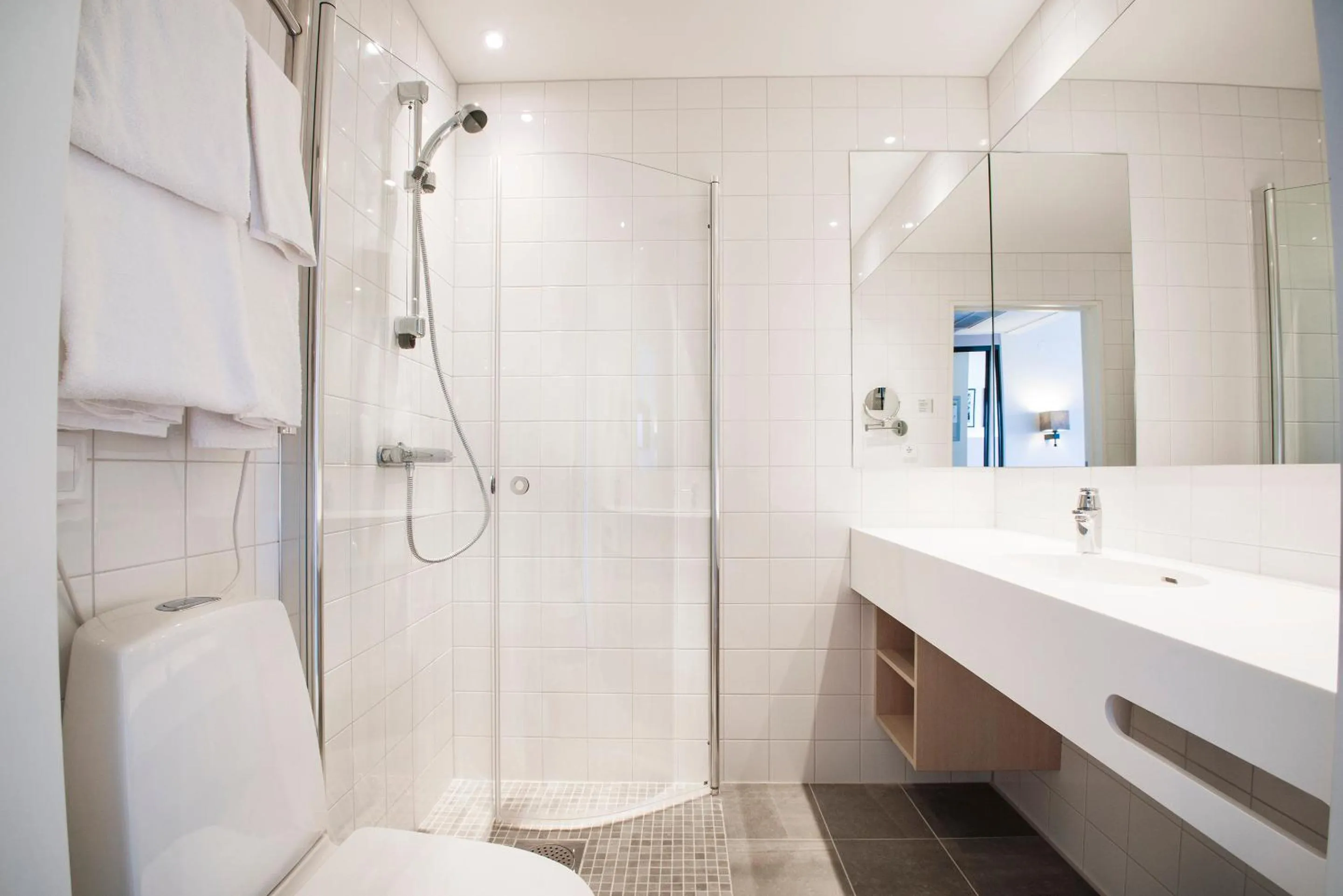 Shower in Best Western RC Hotel