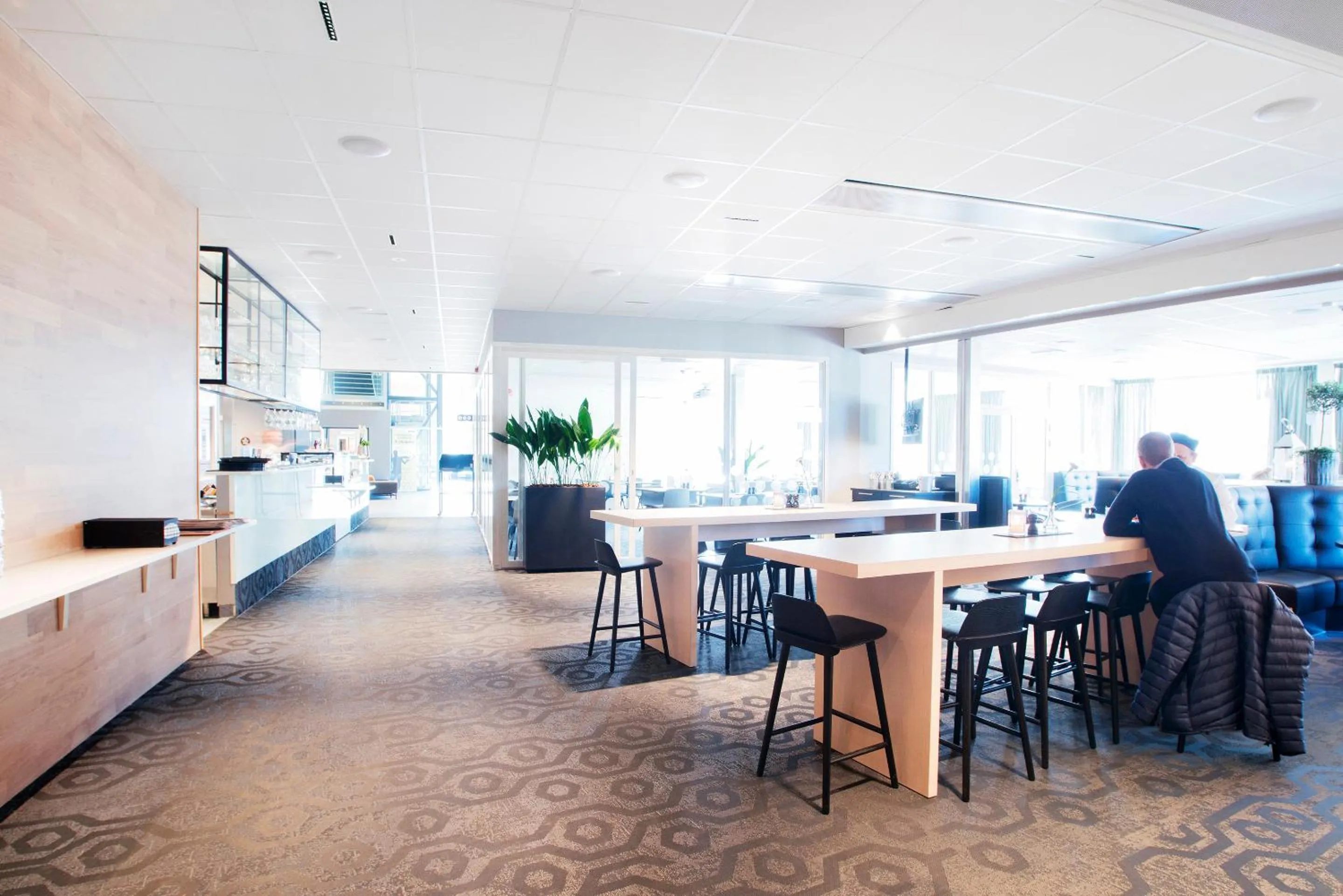 Restaurant/places to eat in Best Western RC Hotel