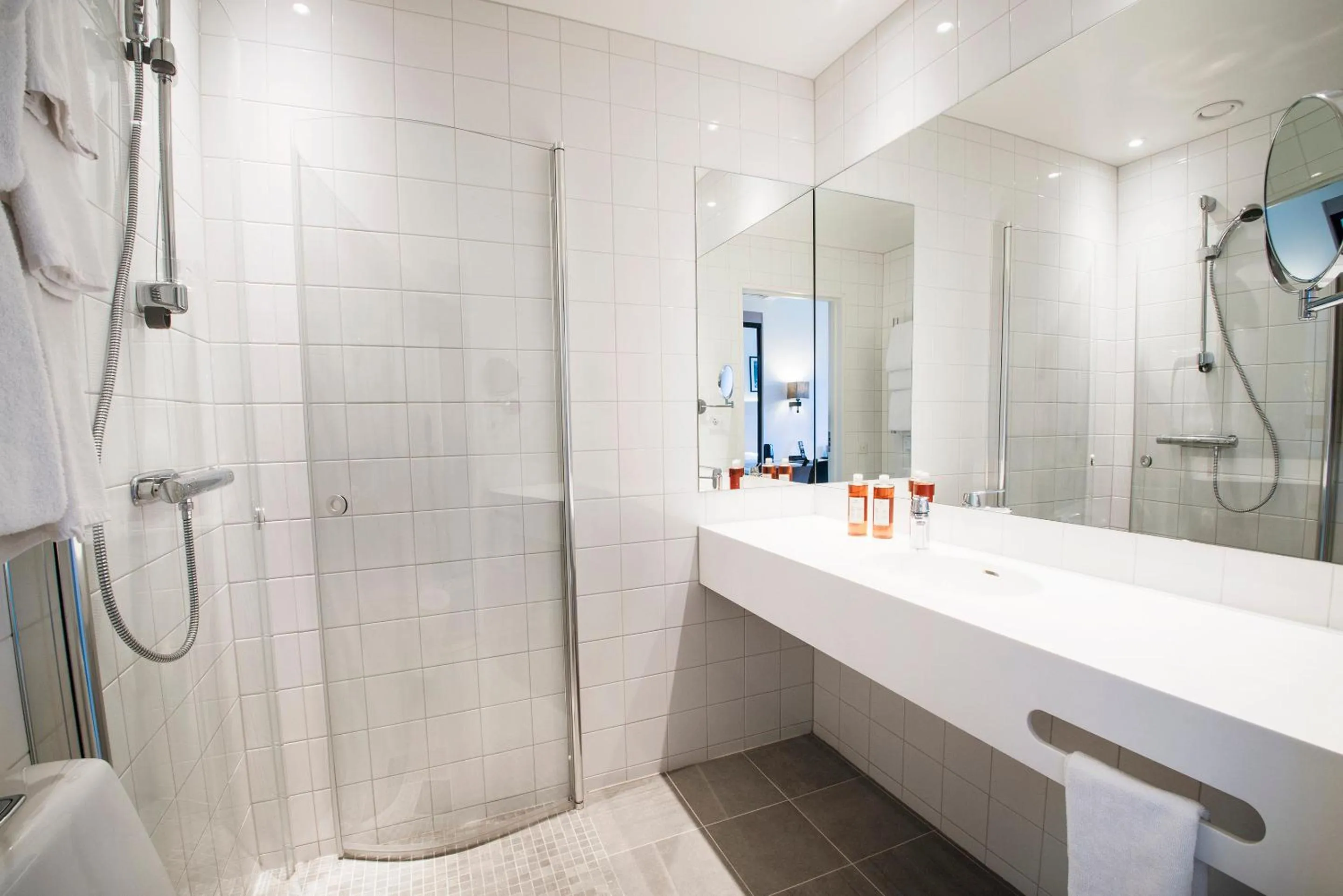 Bathroom in Best Western RC Hotel