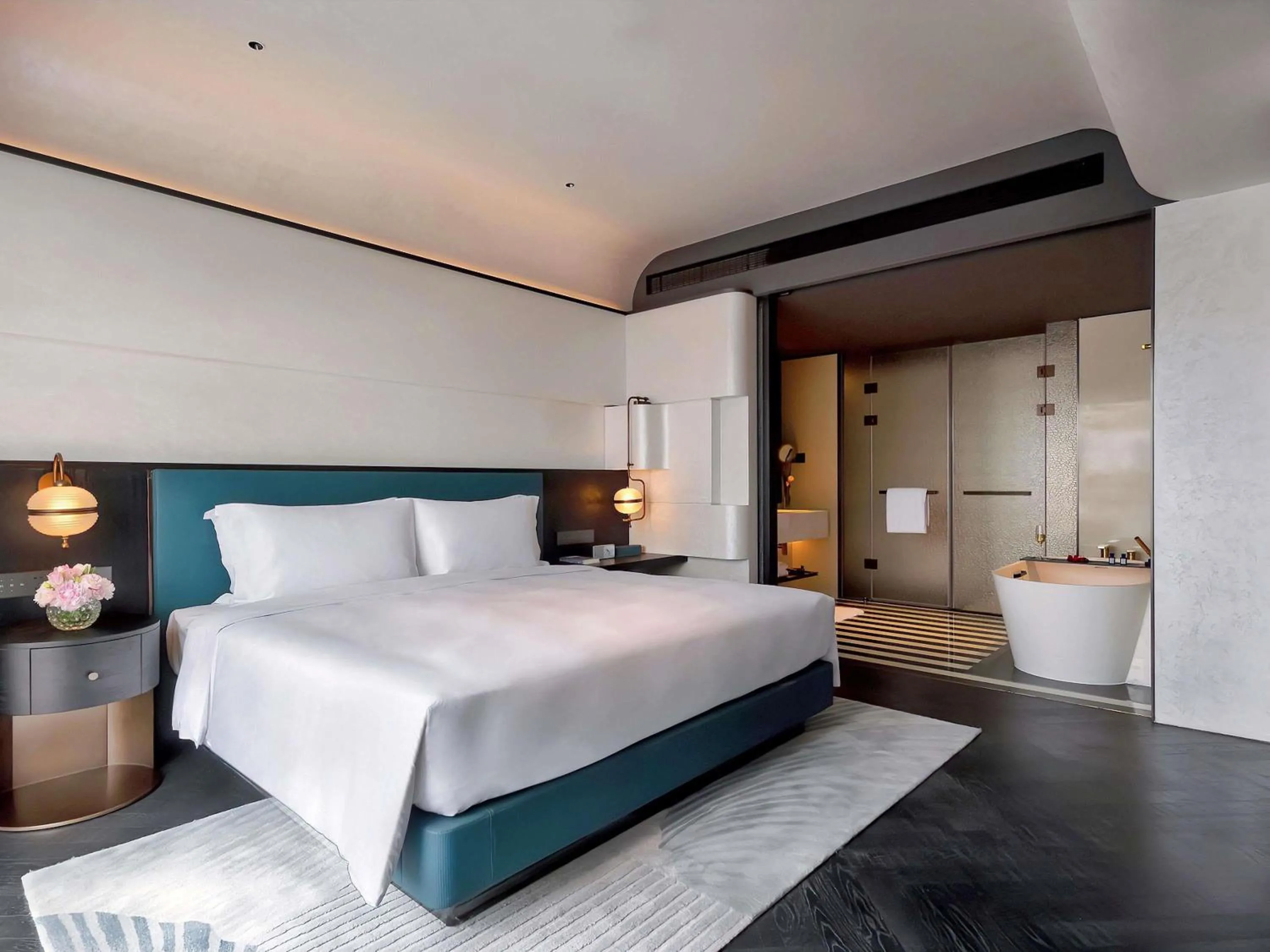 Bedroom, Bed in Sofitel Shanghai North Bund