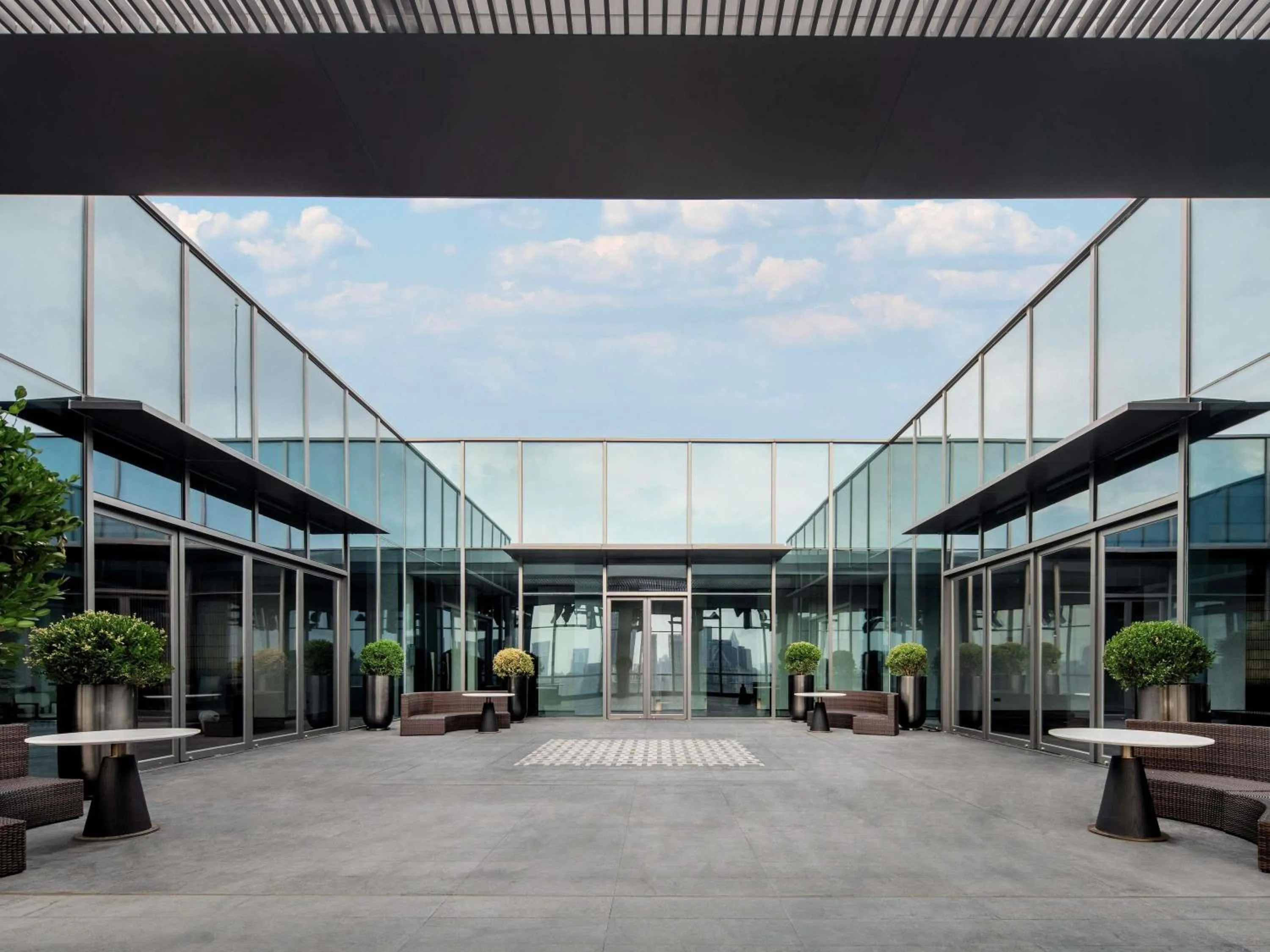 Meeting/conference room in Sofitel Shanghai North Bund