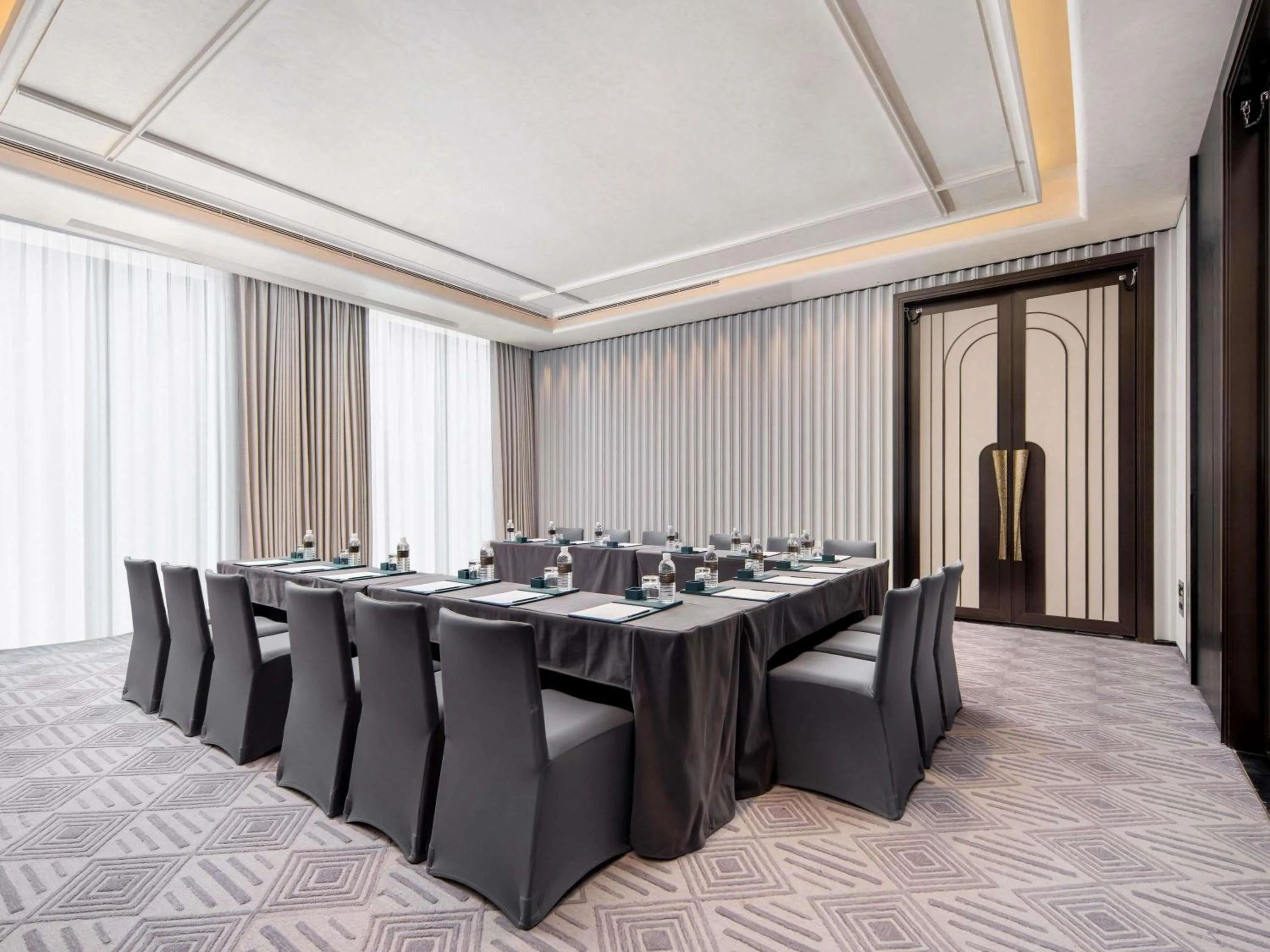 Meeting/conference room in Sofitel Shanghai North Bund