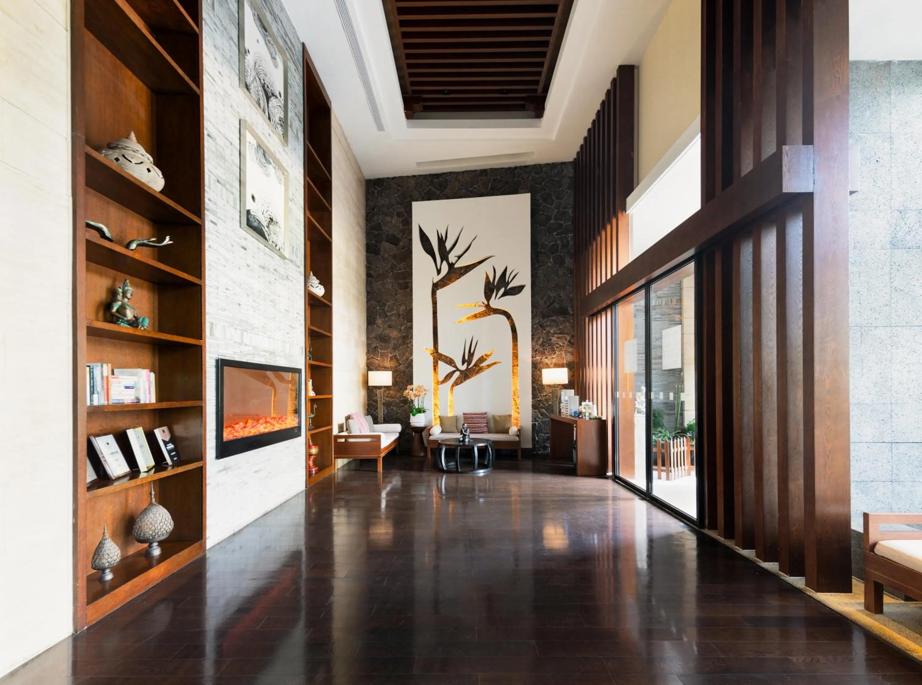 Lobby or reception in SSAW Boutique Hotel Hangzhou Wildwind