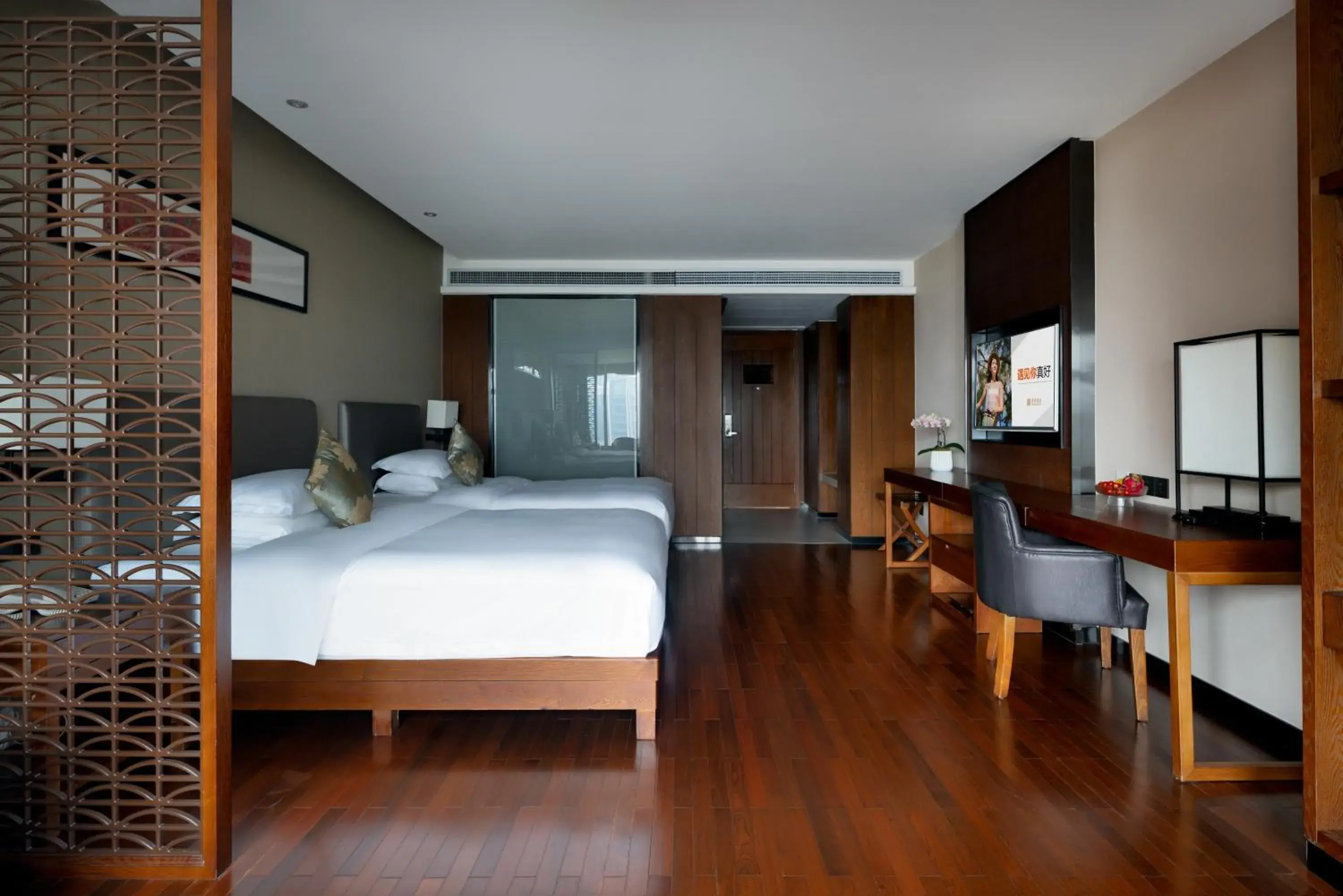Deluxe Twin Room in SSAW Boutique Hotel Hangzhou Wildwind Deluxe Twin Room in SSAW Boutique Hotel Hangzhou Wildwind
