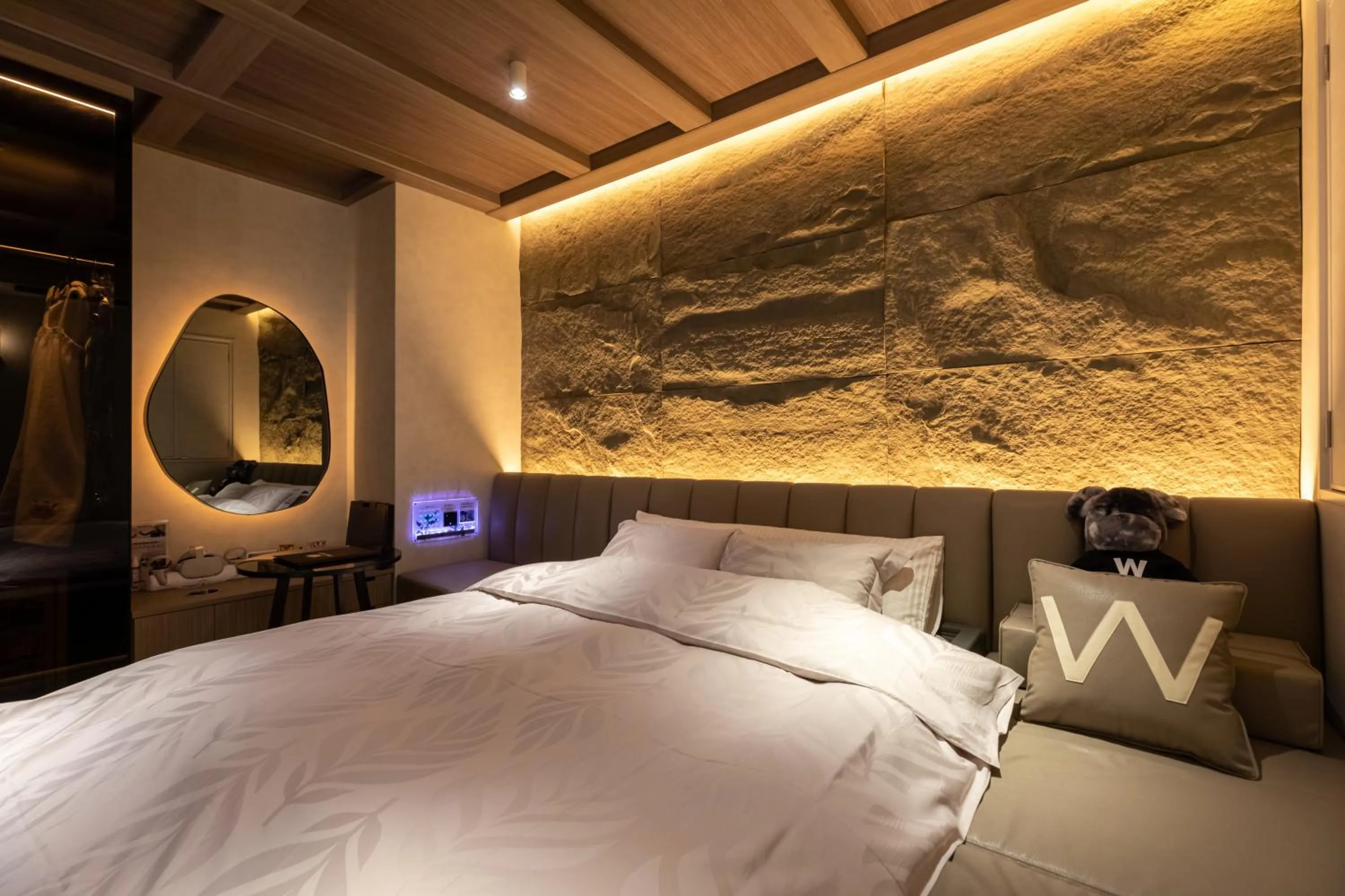 Bed in Design Hotel W Zip Club