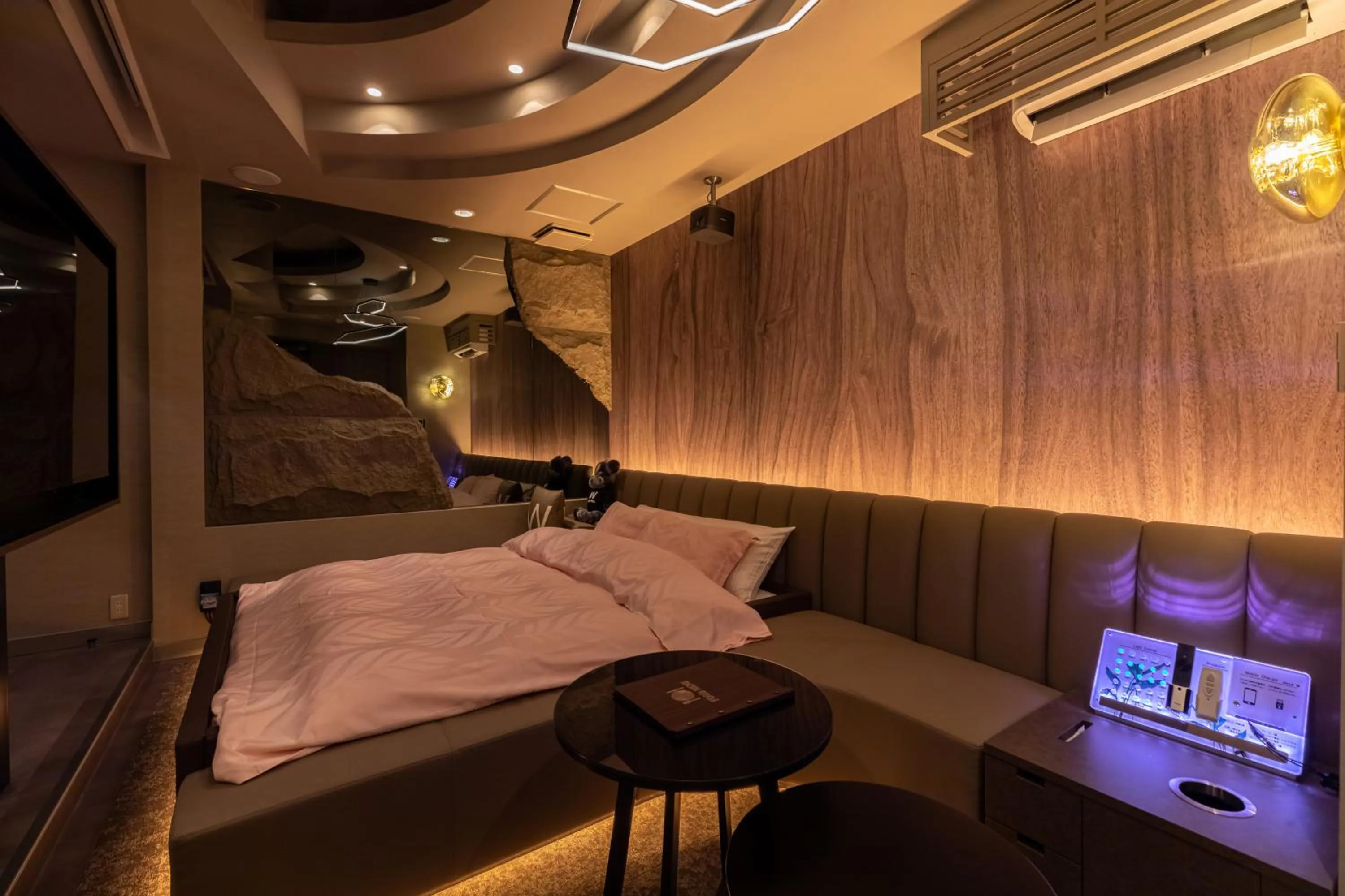 Bed in Design Hotel W Zip Club