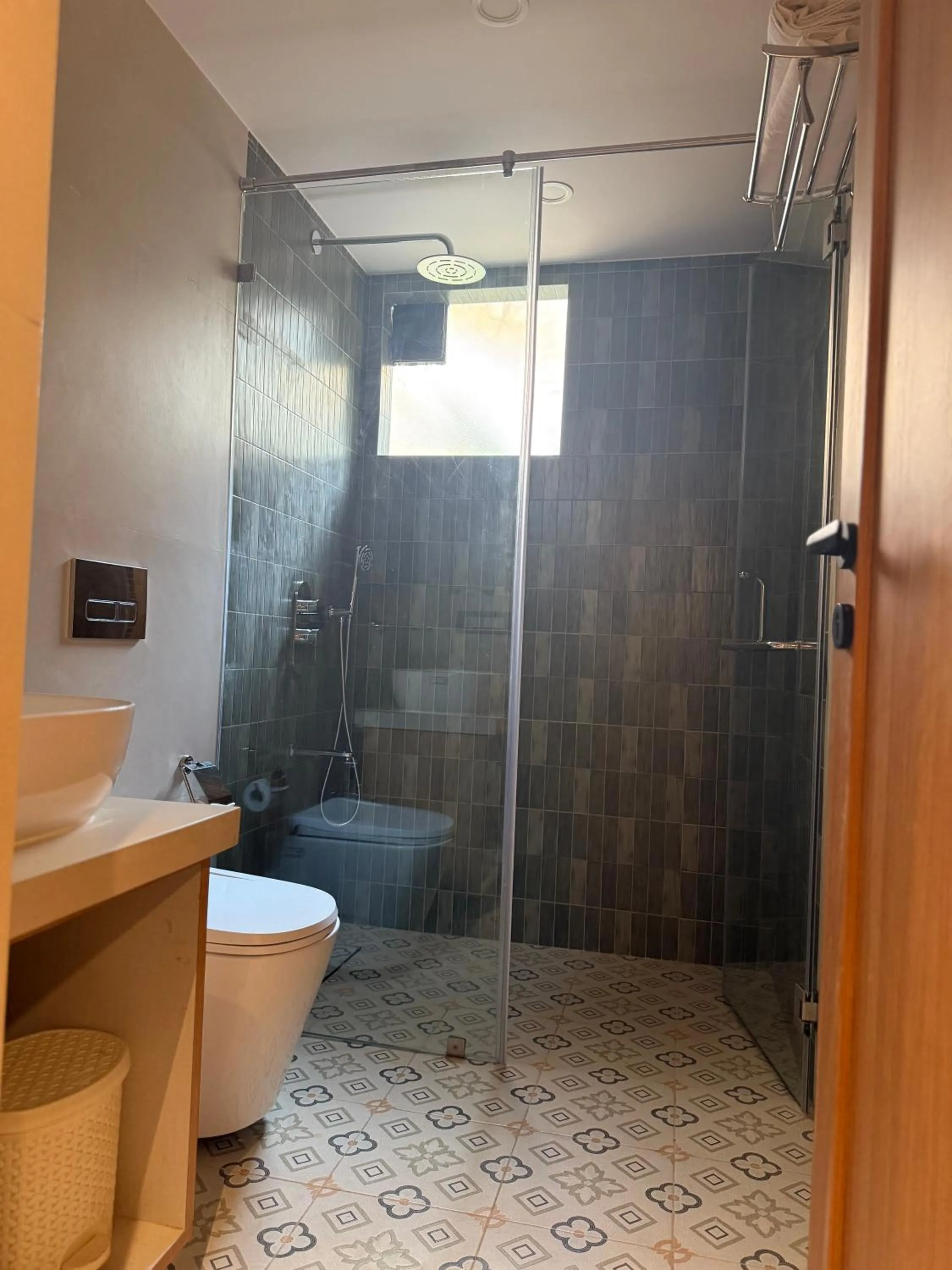Shower in Hotel Beach Garden