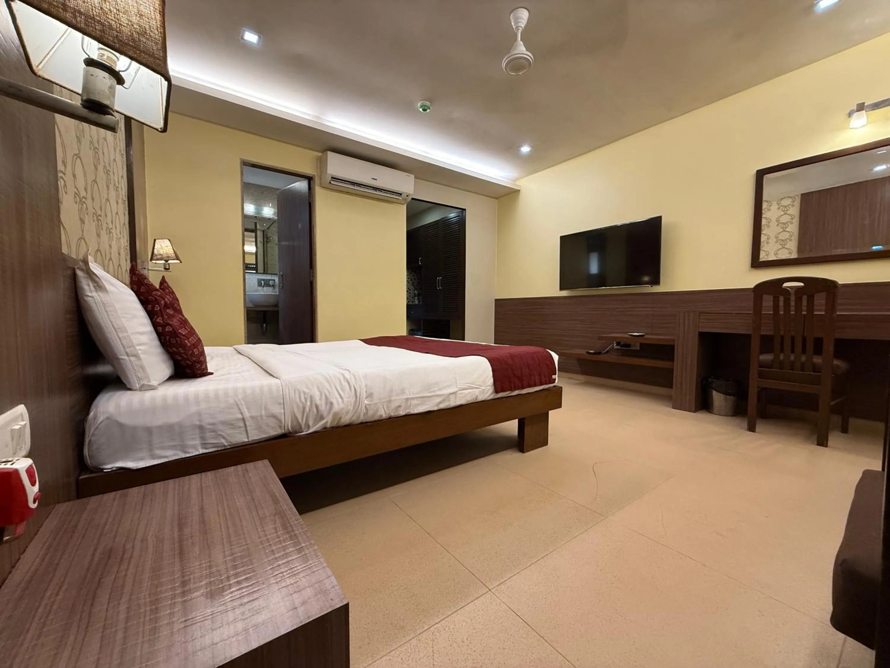 Bed in Hotel Beach Garden