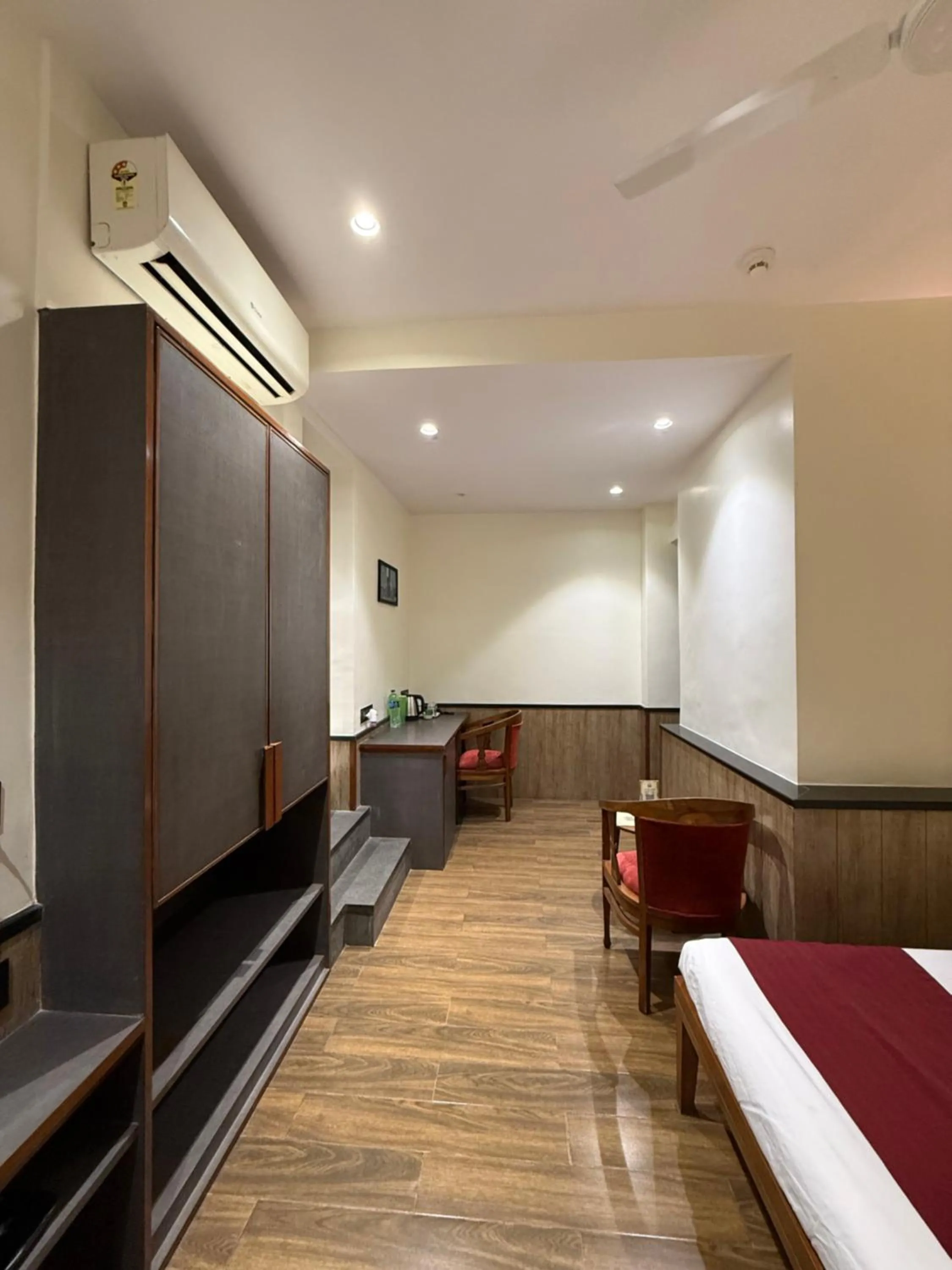 Bedroom, Bed in Hotel Beach Garden