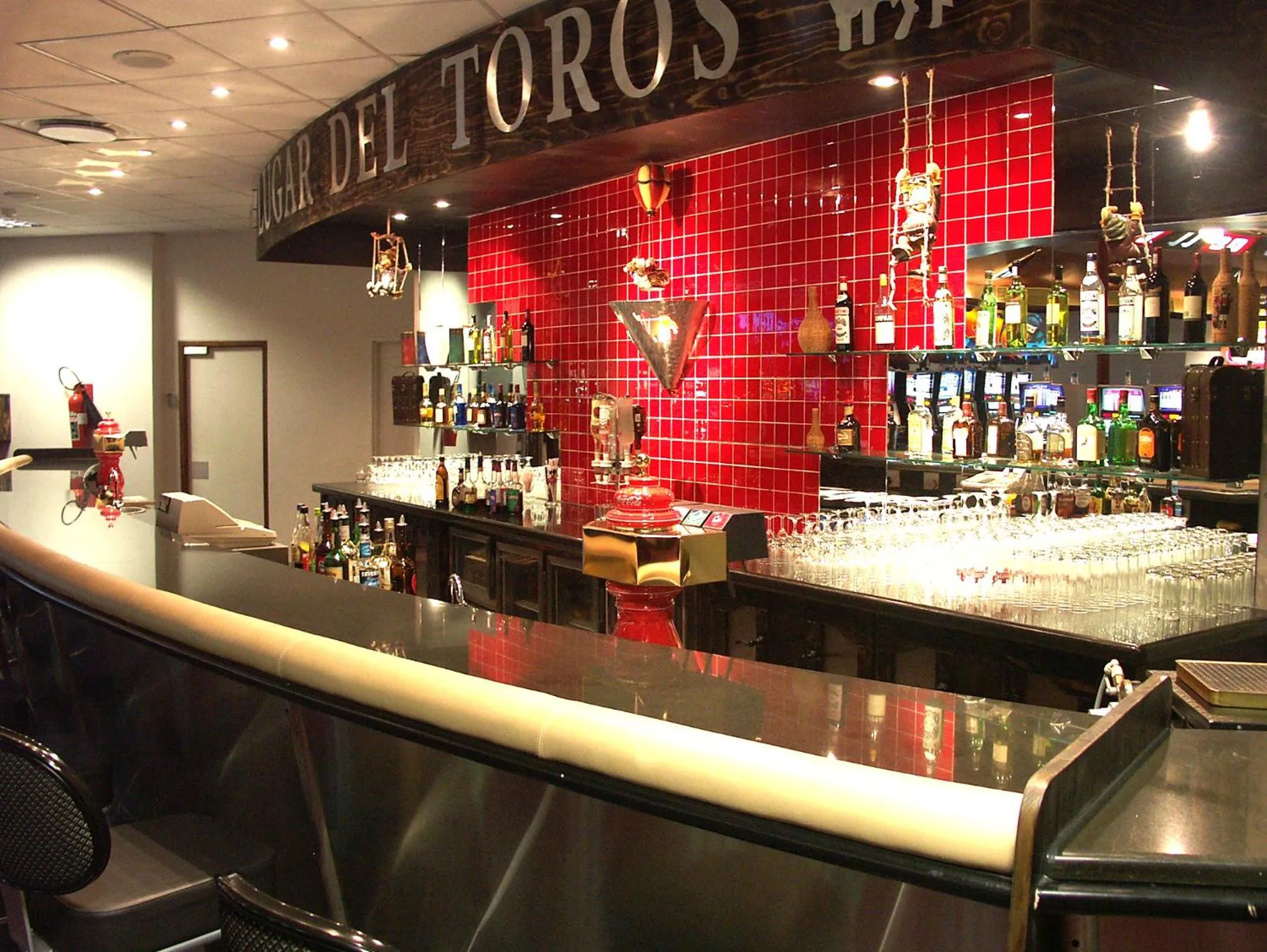 Lounge or bar in Desert Palace Hotel