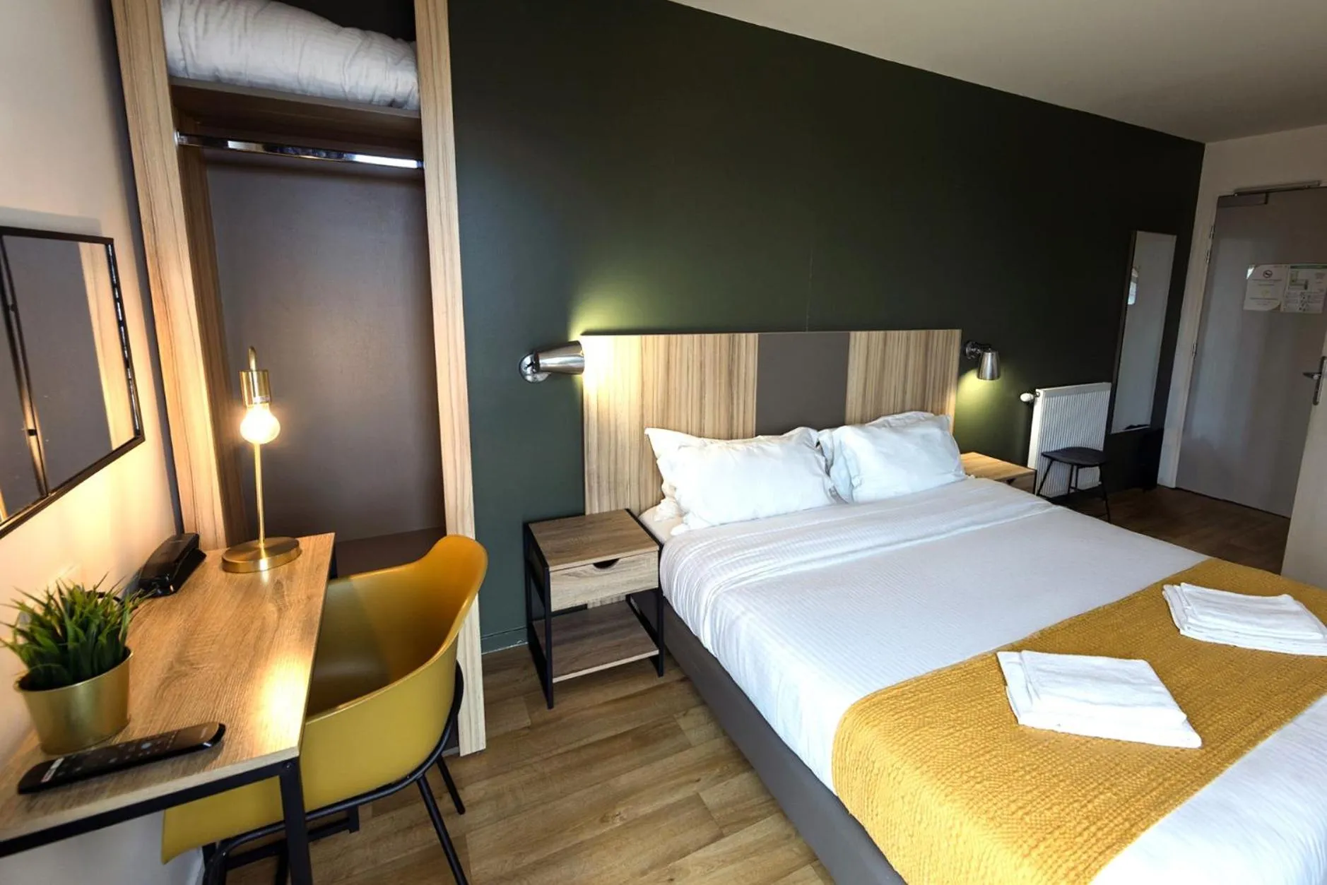 Bed in Hôtel Lodge In Paris 13