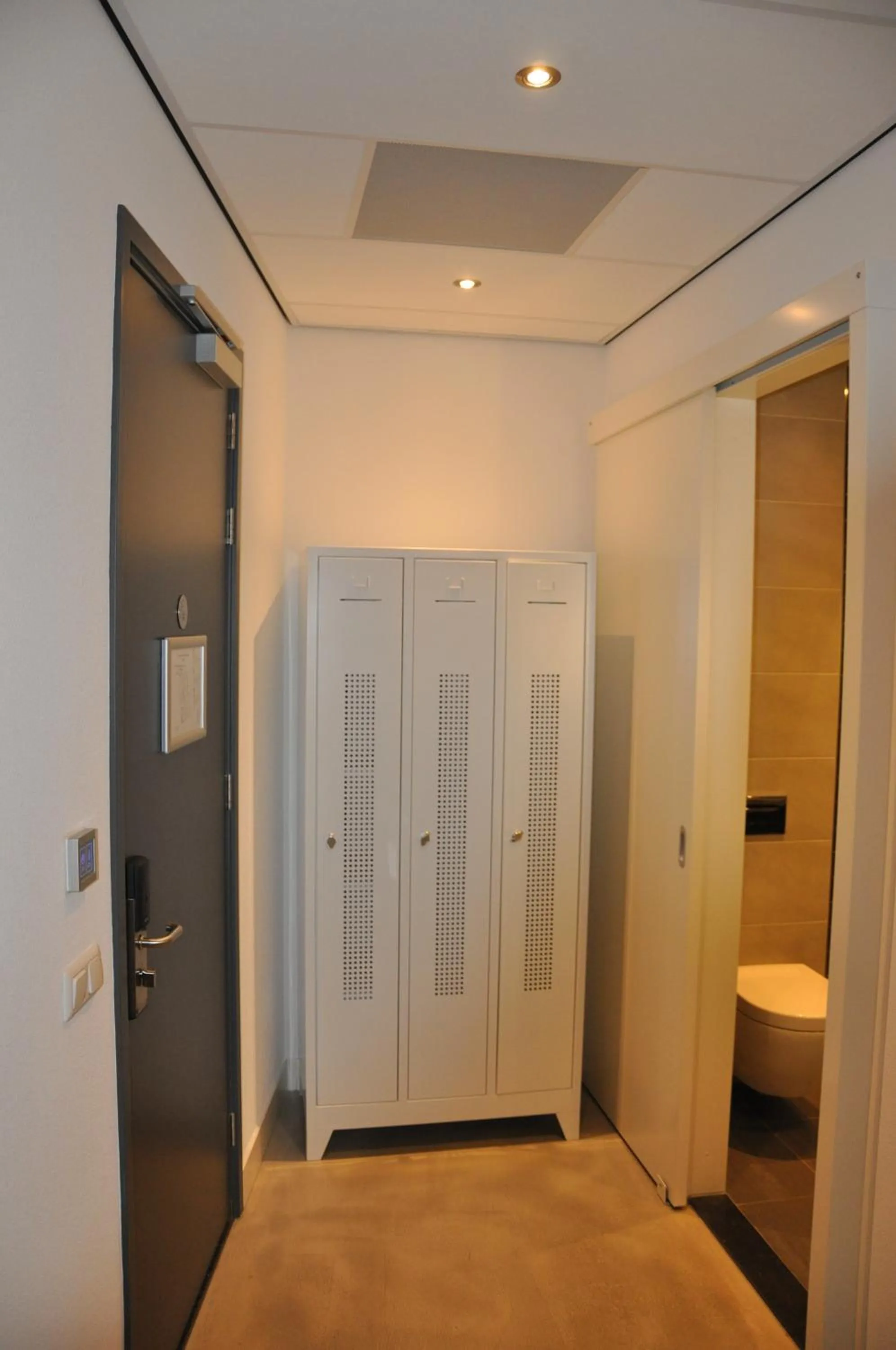 wardrobe in Hotel Rauw aan de Kade