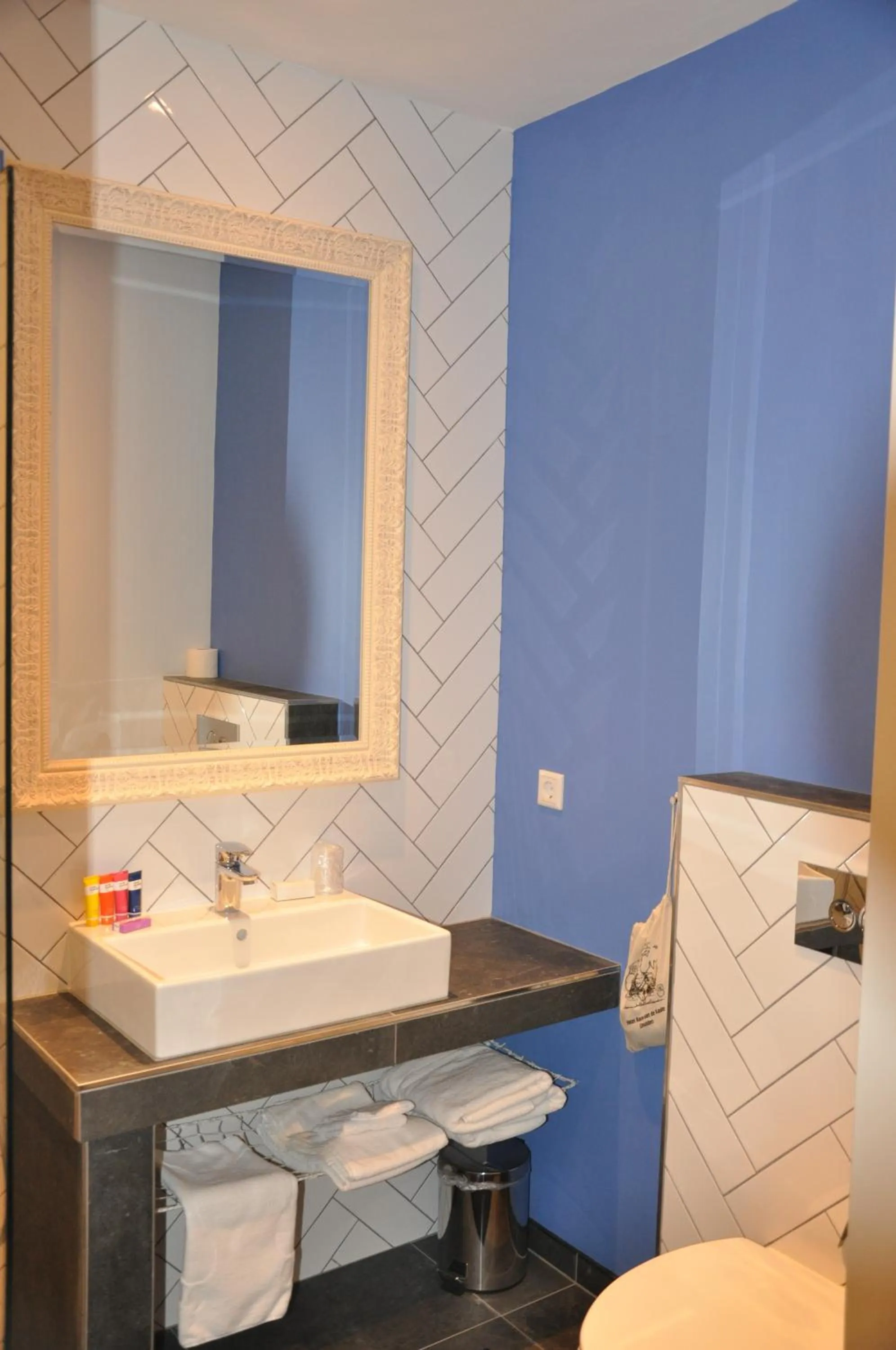 Bathroom in Hotel Rauw aan de Kade