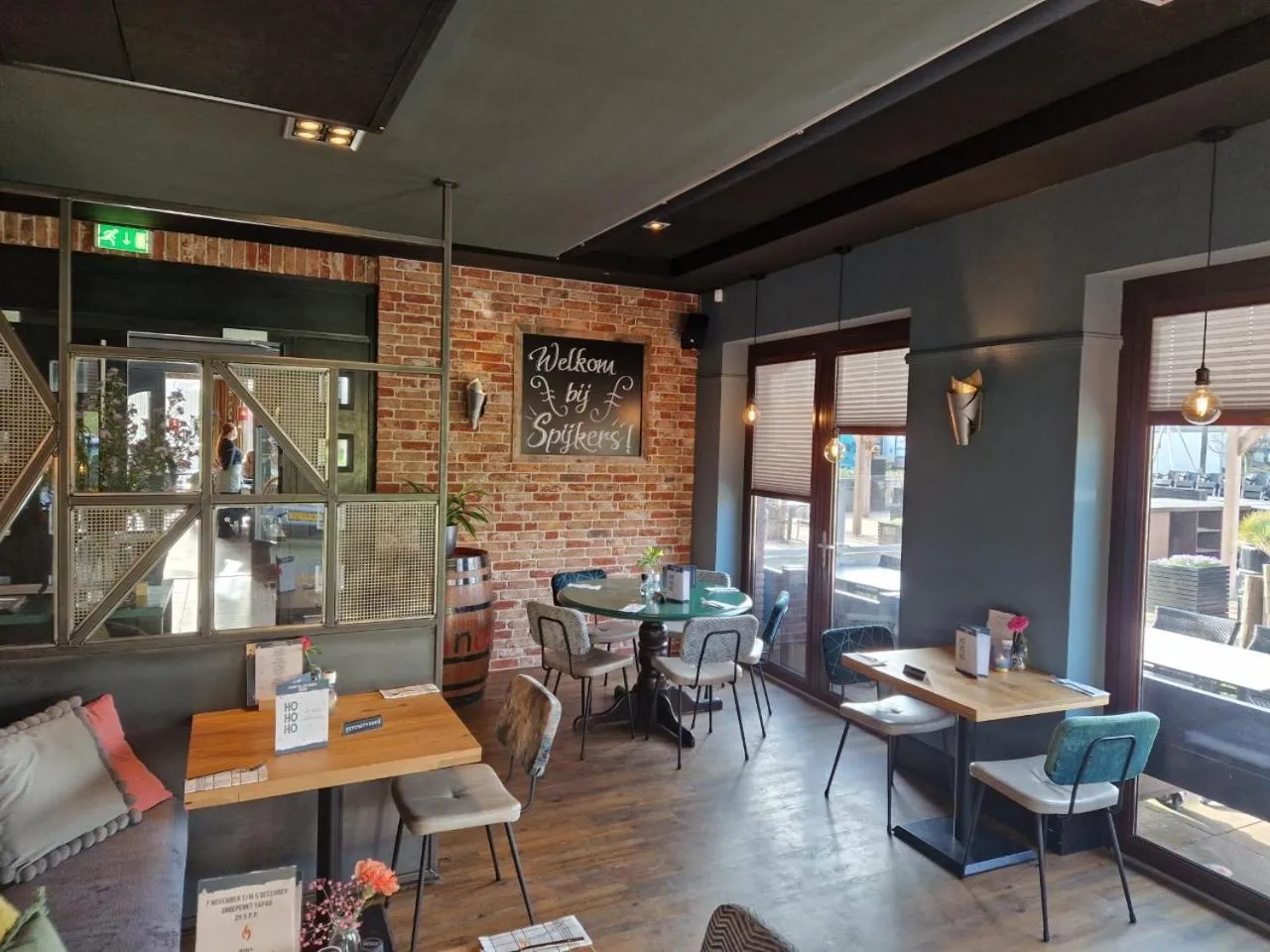 Restaurant/places to eat in Hotel Rauw aan de Kade