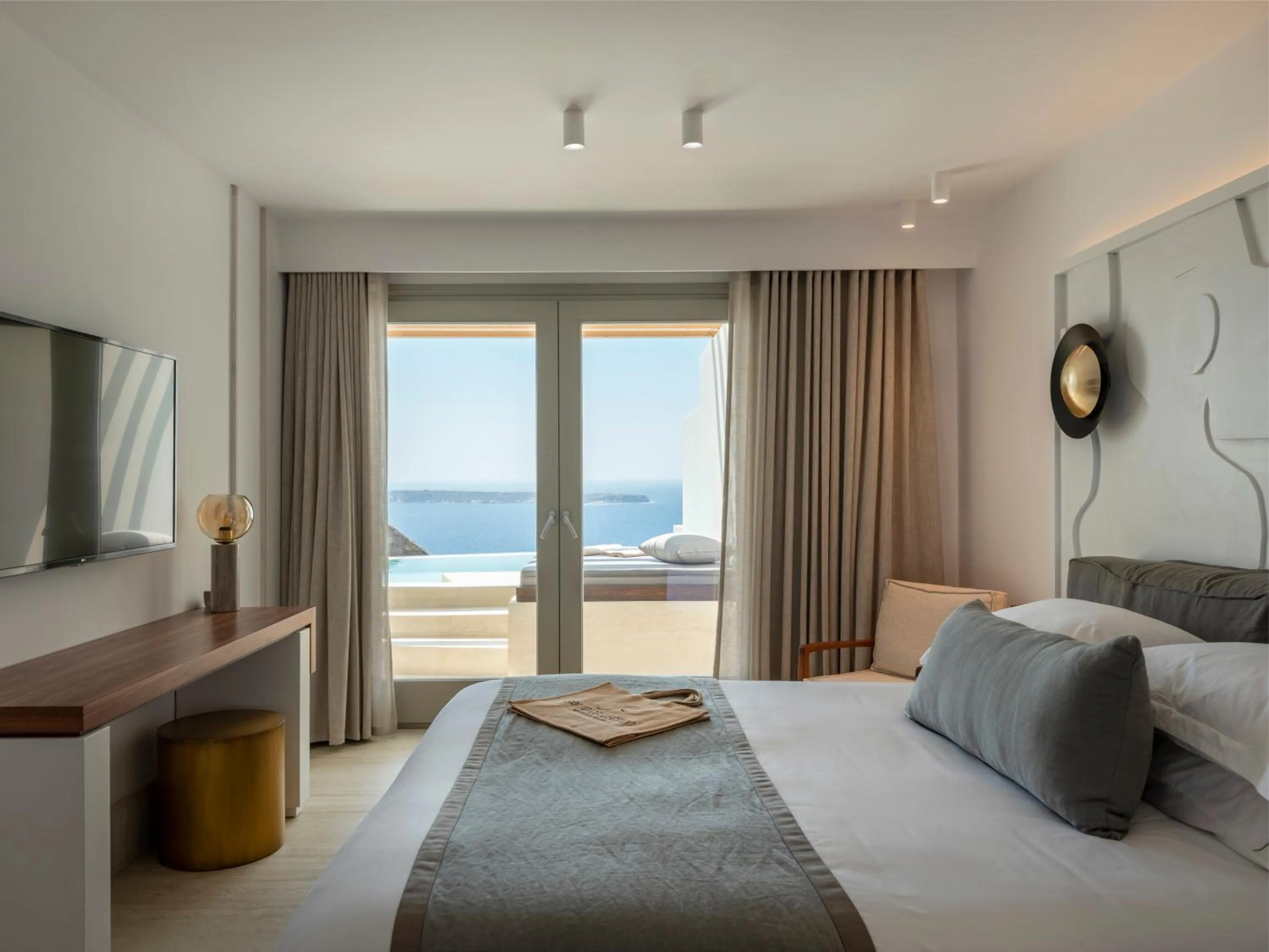 Bedroom, Bed in Santo Pure Oia Suites & Villas