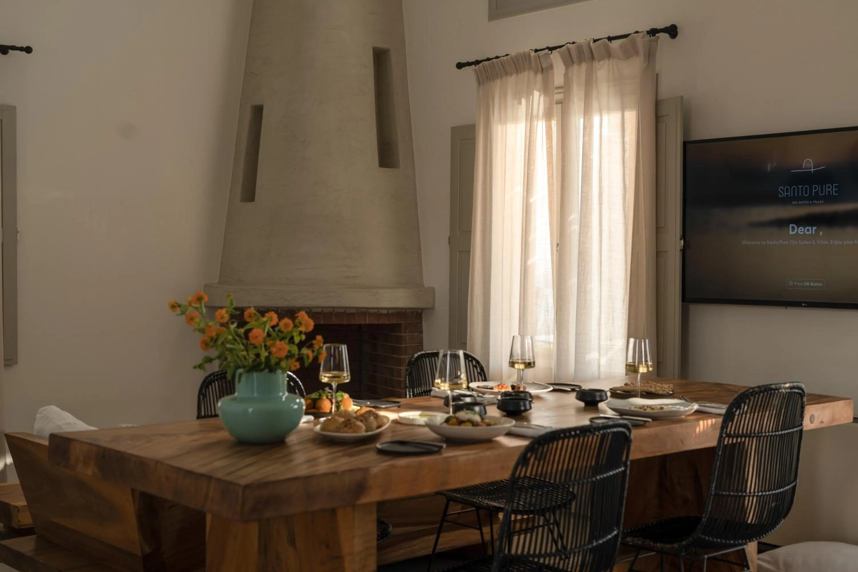 Dining area in Santo Pure Oia Suites & Villas