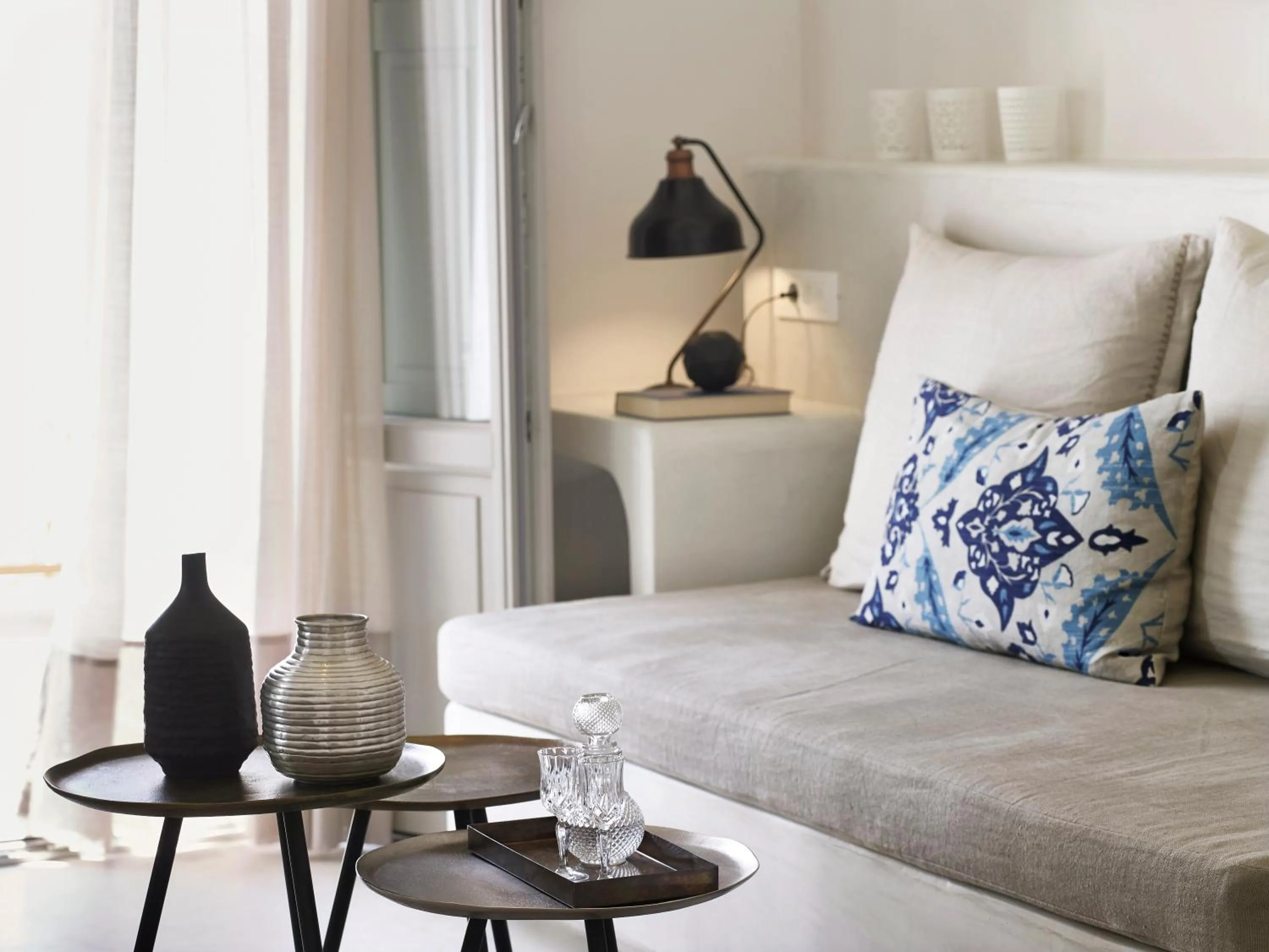 Living room, Bed in Santo Pure Oia Suites & Villas