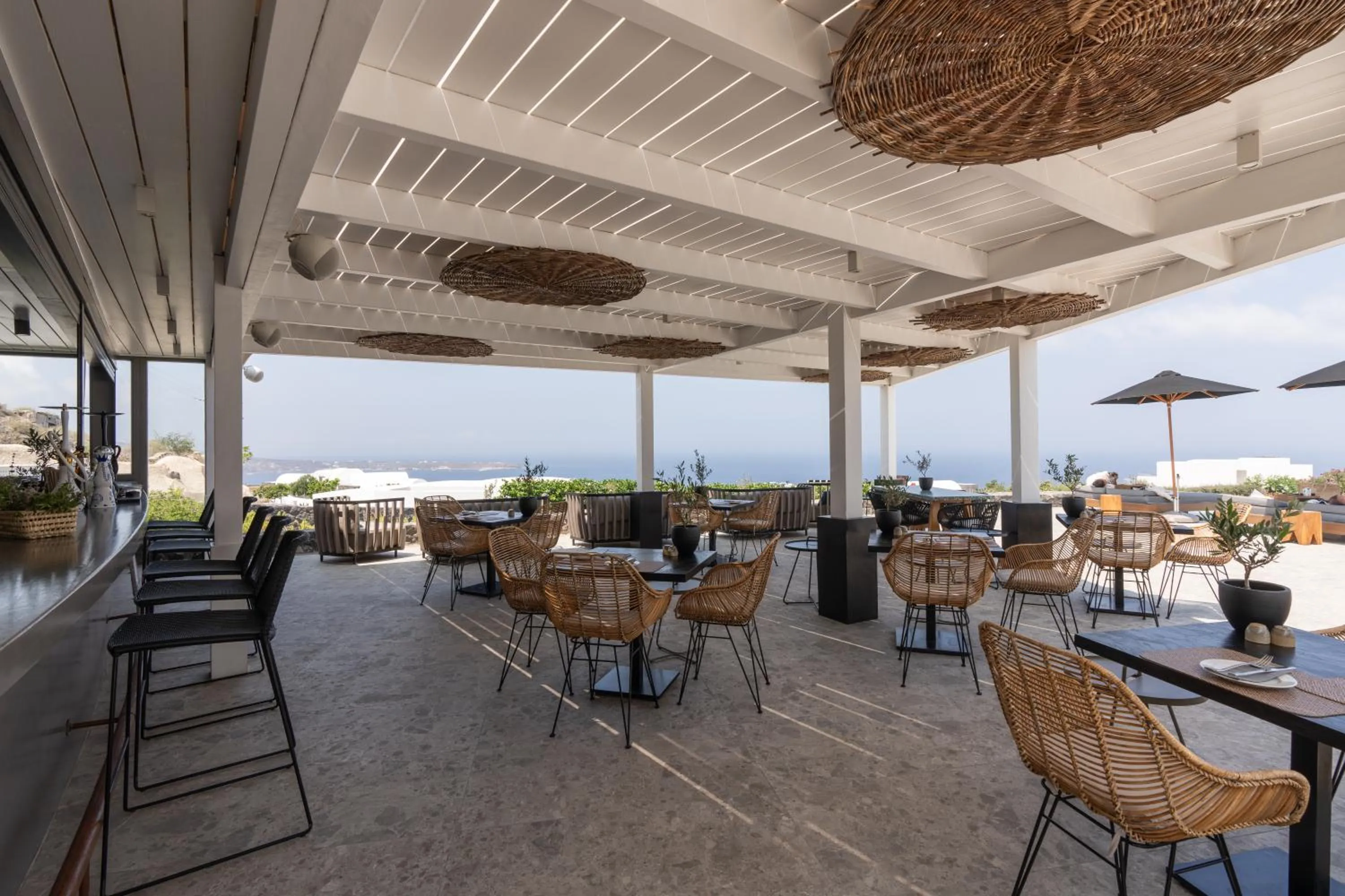 Restaurant/places to eat in Santo Pure Oia Suites & Villas