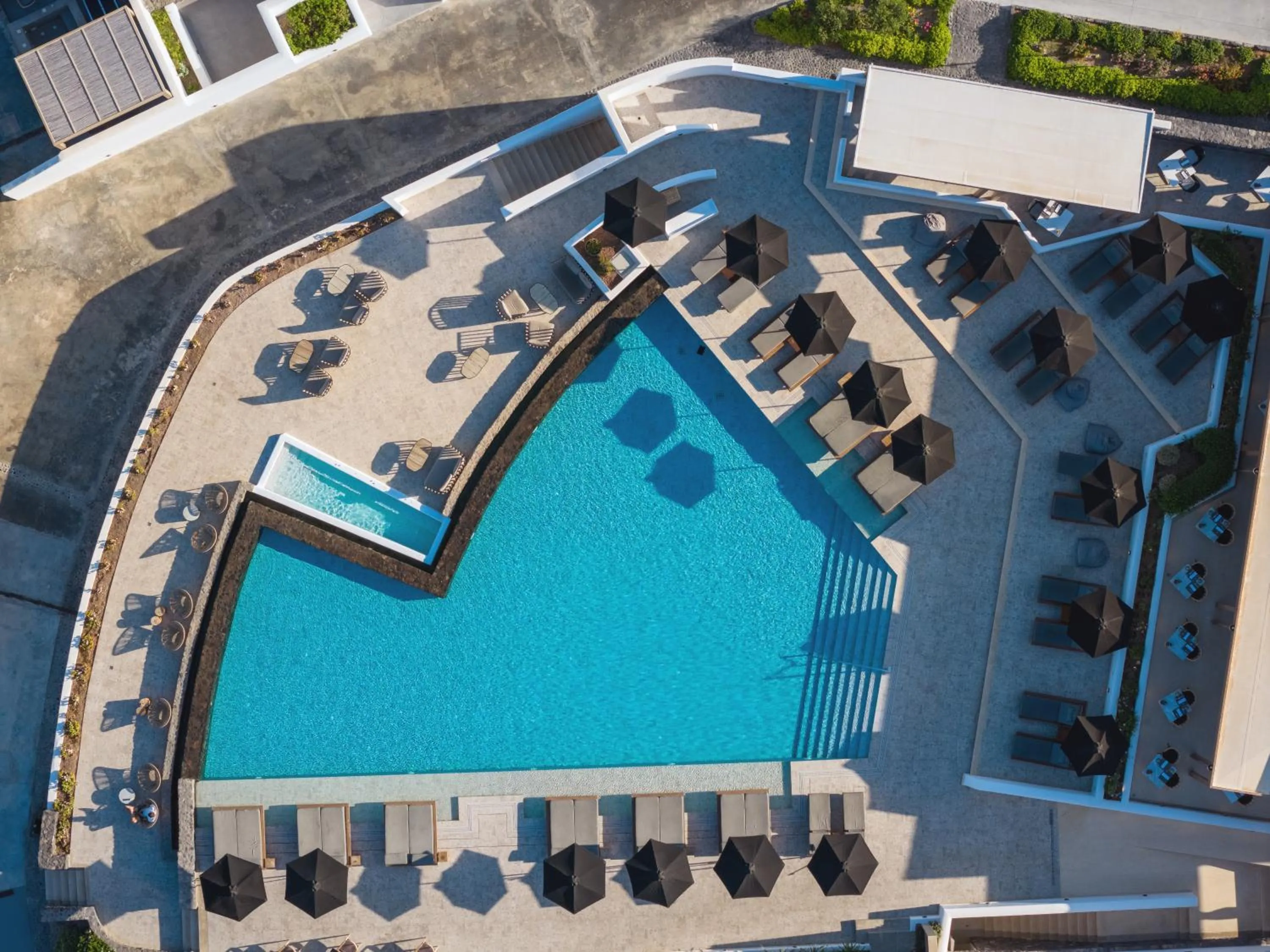 Swimming pool in Santo Pure Oia Suites & Villas