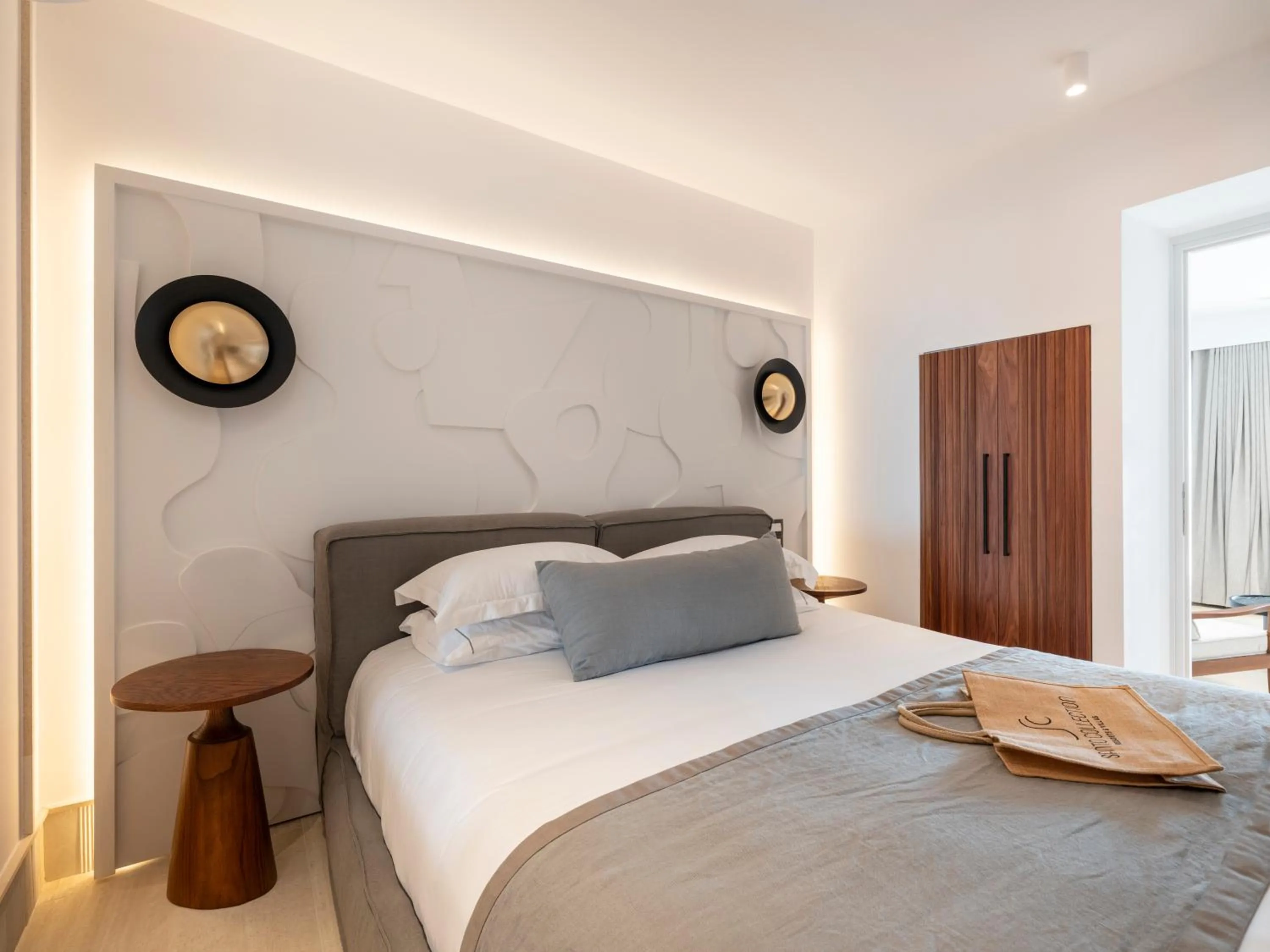 Bed in Santo Pure Oia Suites & Villas