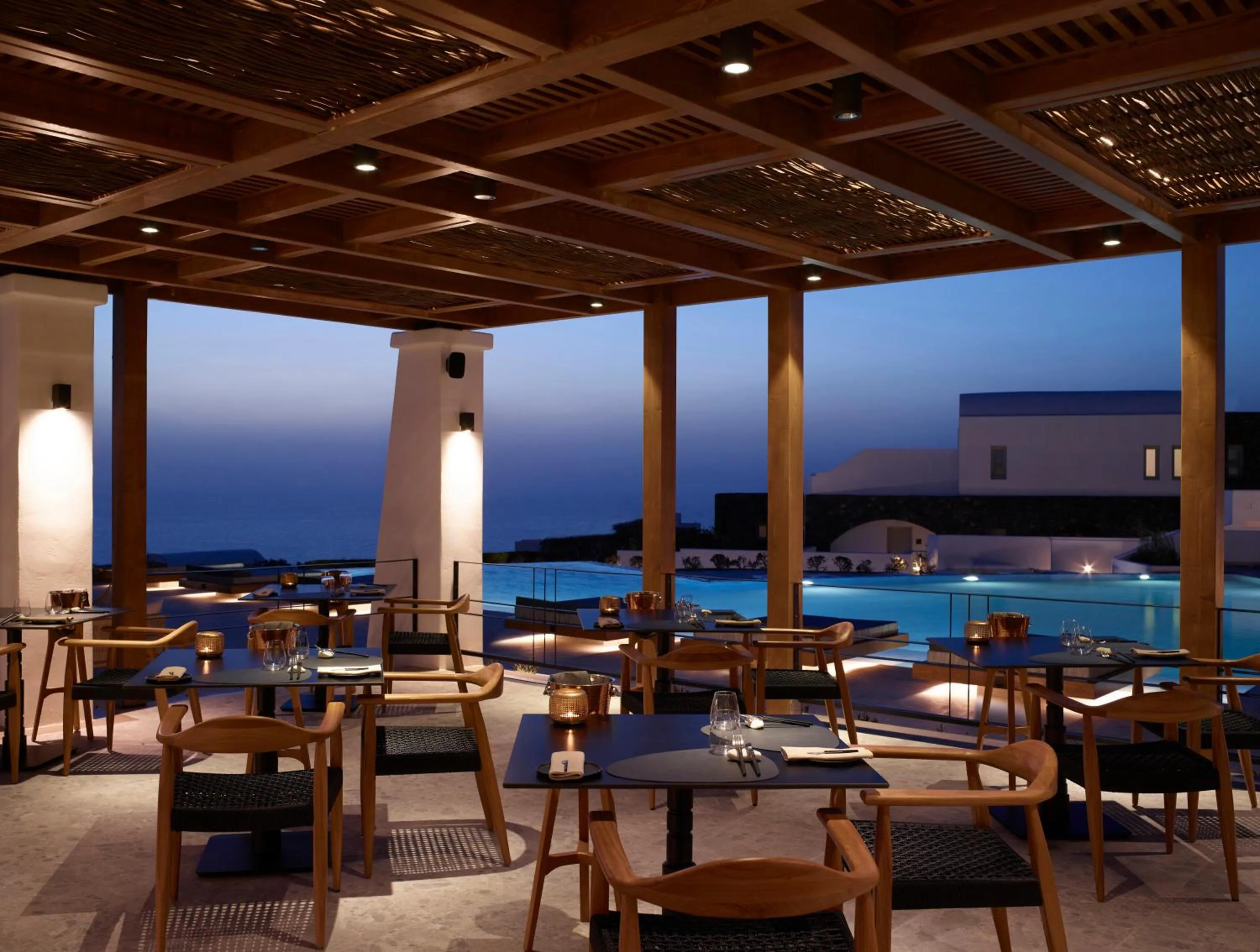Restaurant/places to eat in Santo Pure Oia Suites & Villas