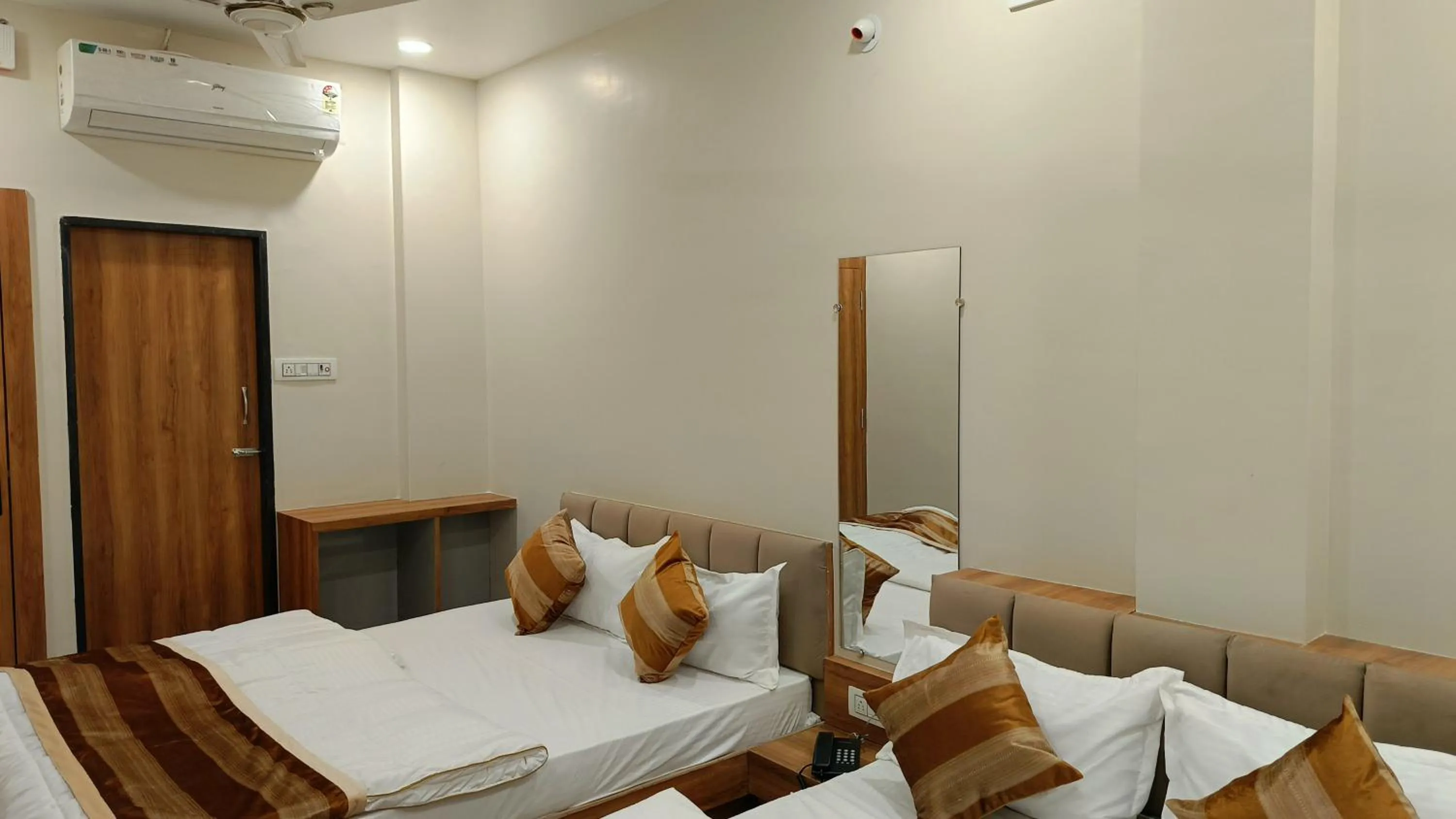 Bed in ShyamRaj Hotel