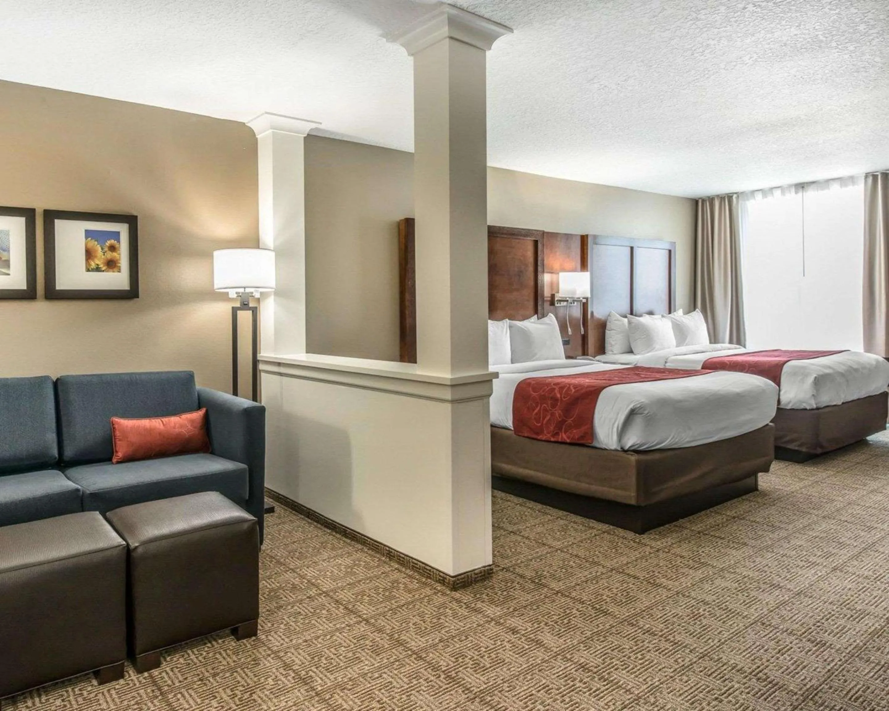 Bedroom, Bed in Comfort Suites Dunnellon near Rainbow Springs