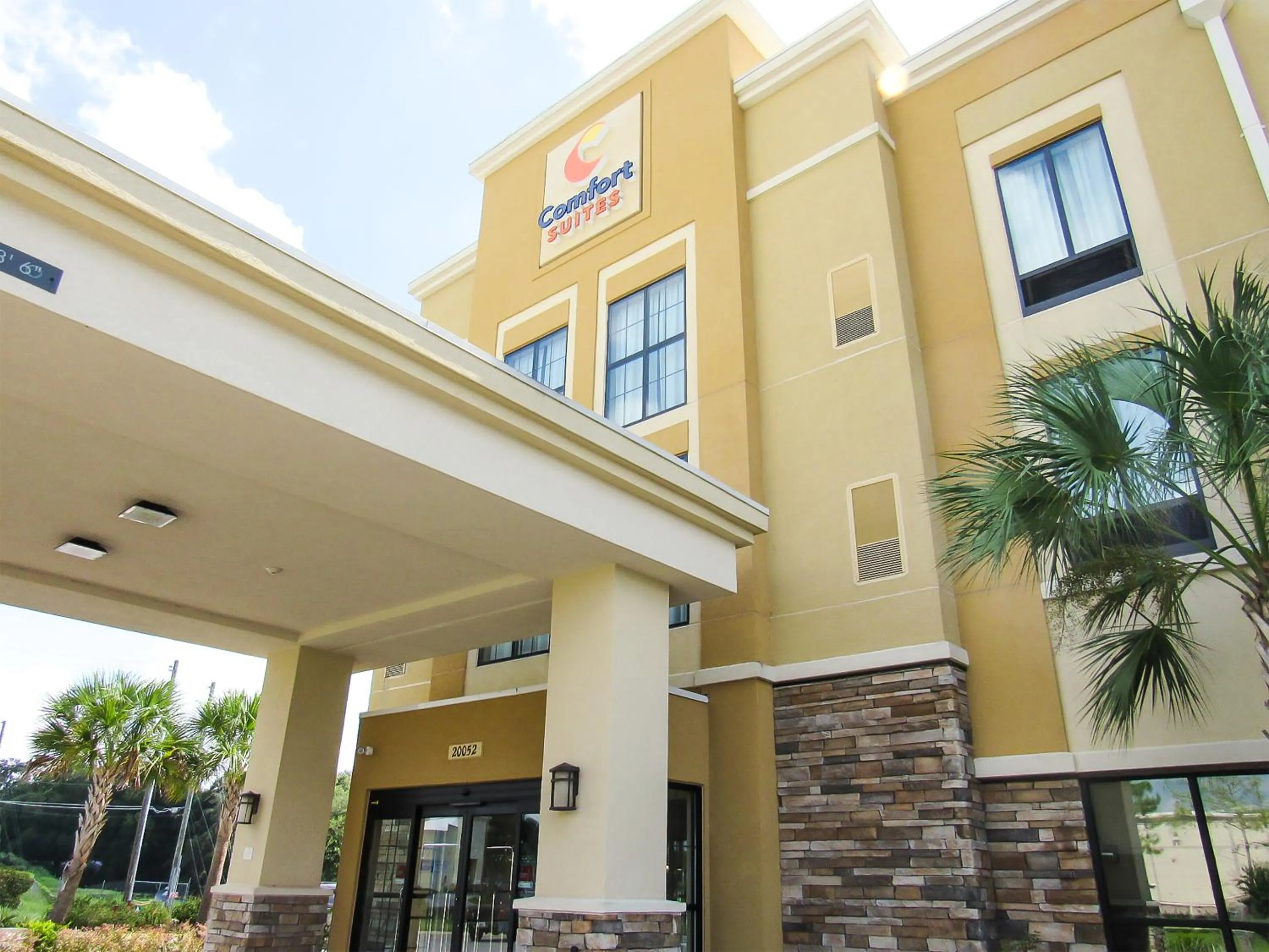 Facade/entrance in Comfort Suites Dunnellon near Rainbow Springs