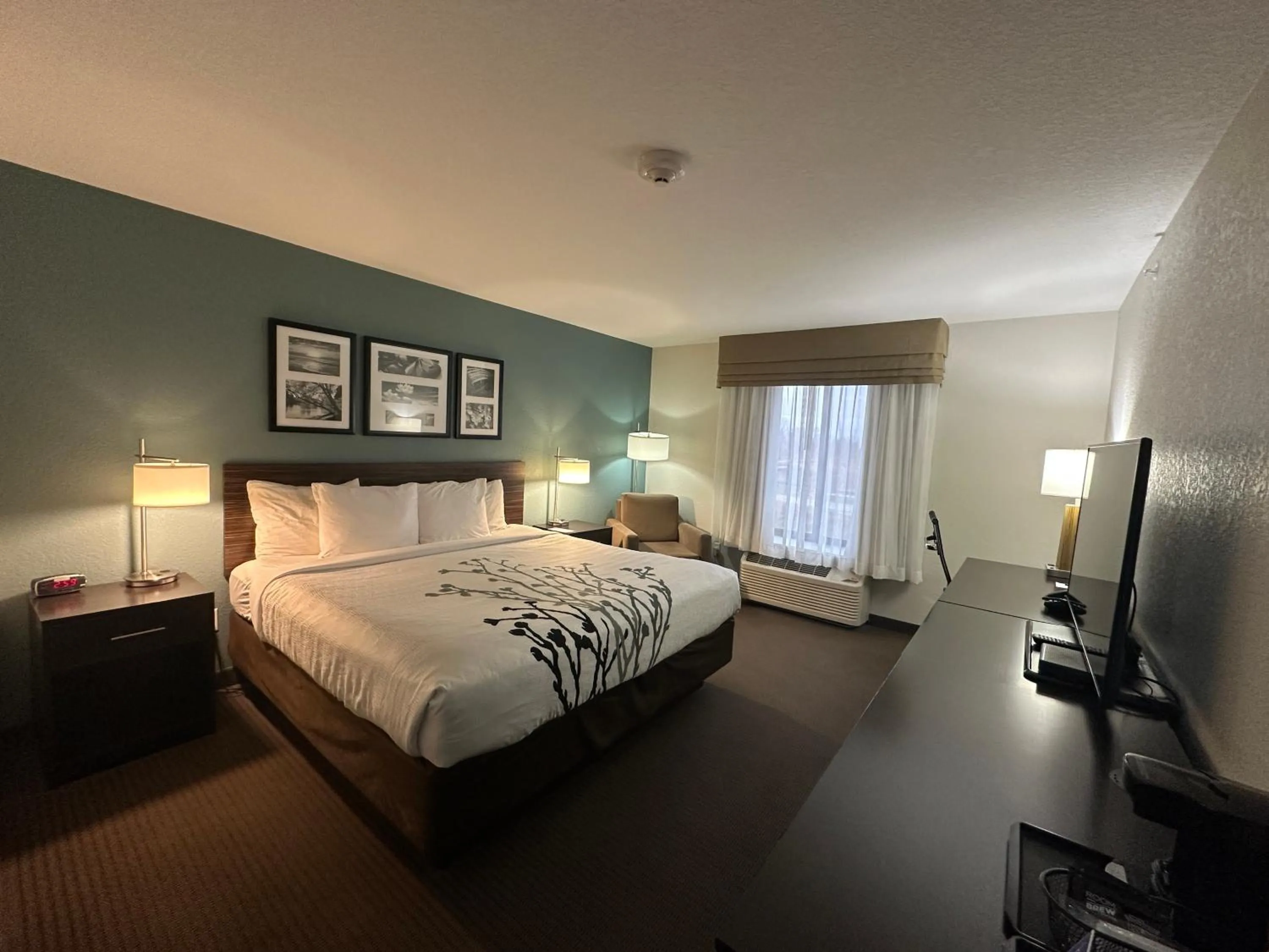 Bed in Sleep Inn & Suites Fort Dodge