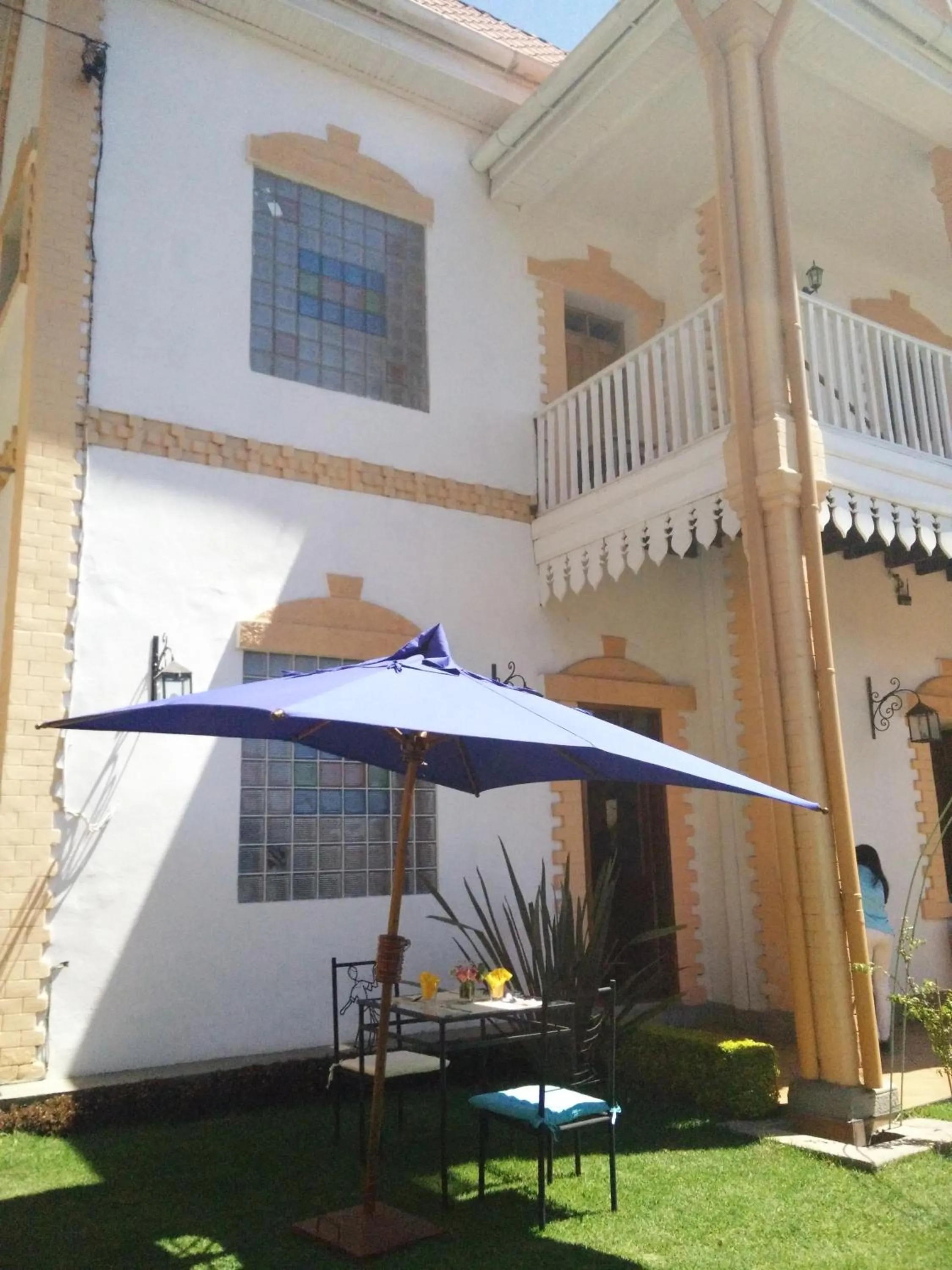 Restaurant/places to eat in Maison Lovasoa