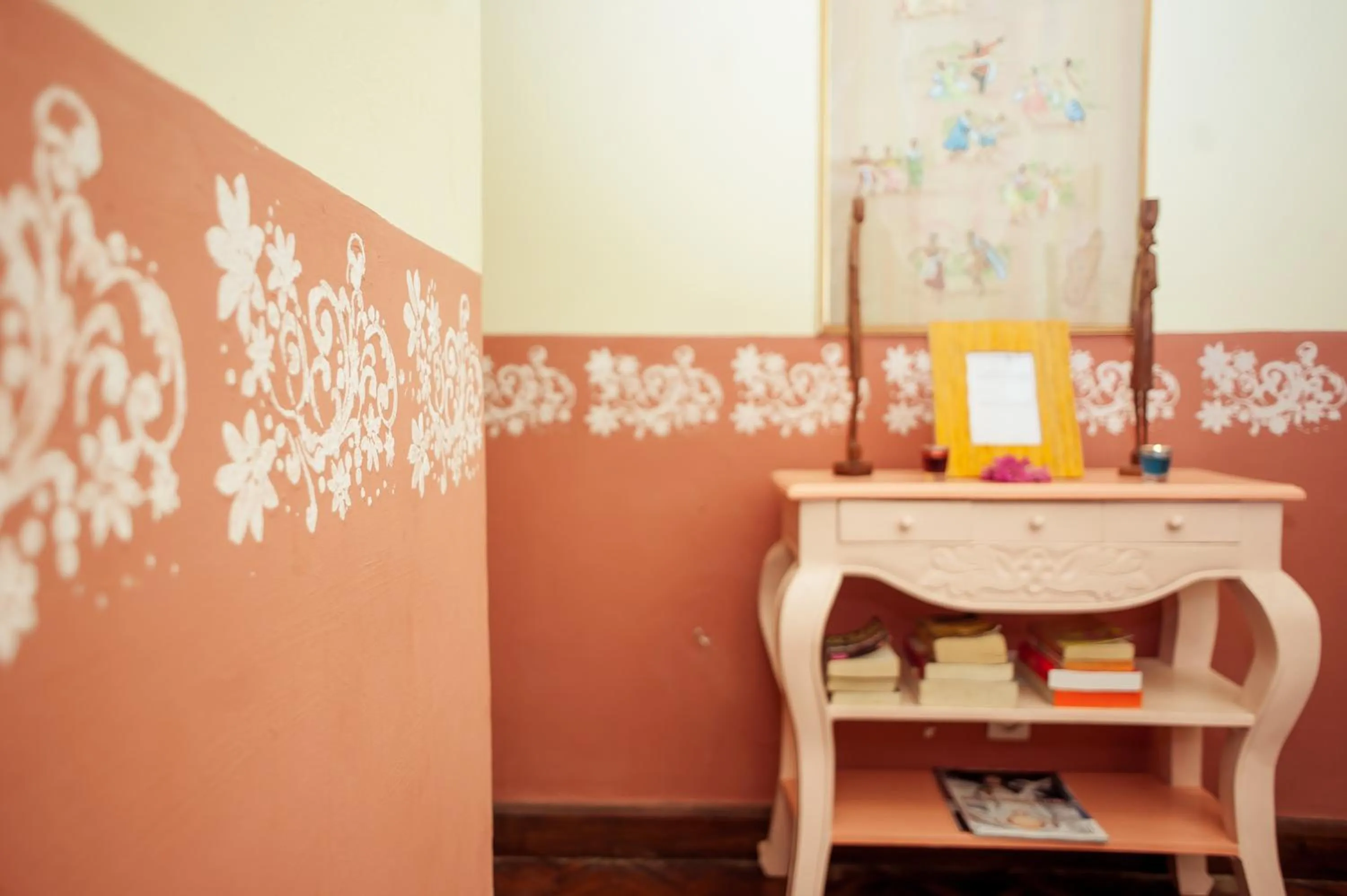 Decorative detail in Maison Lovasoa