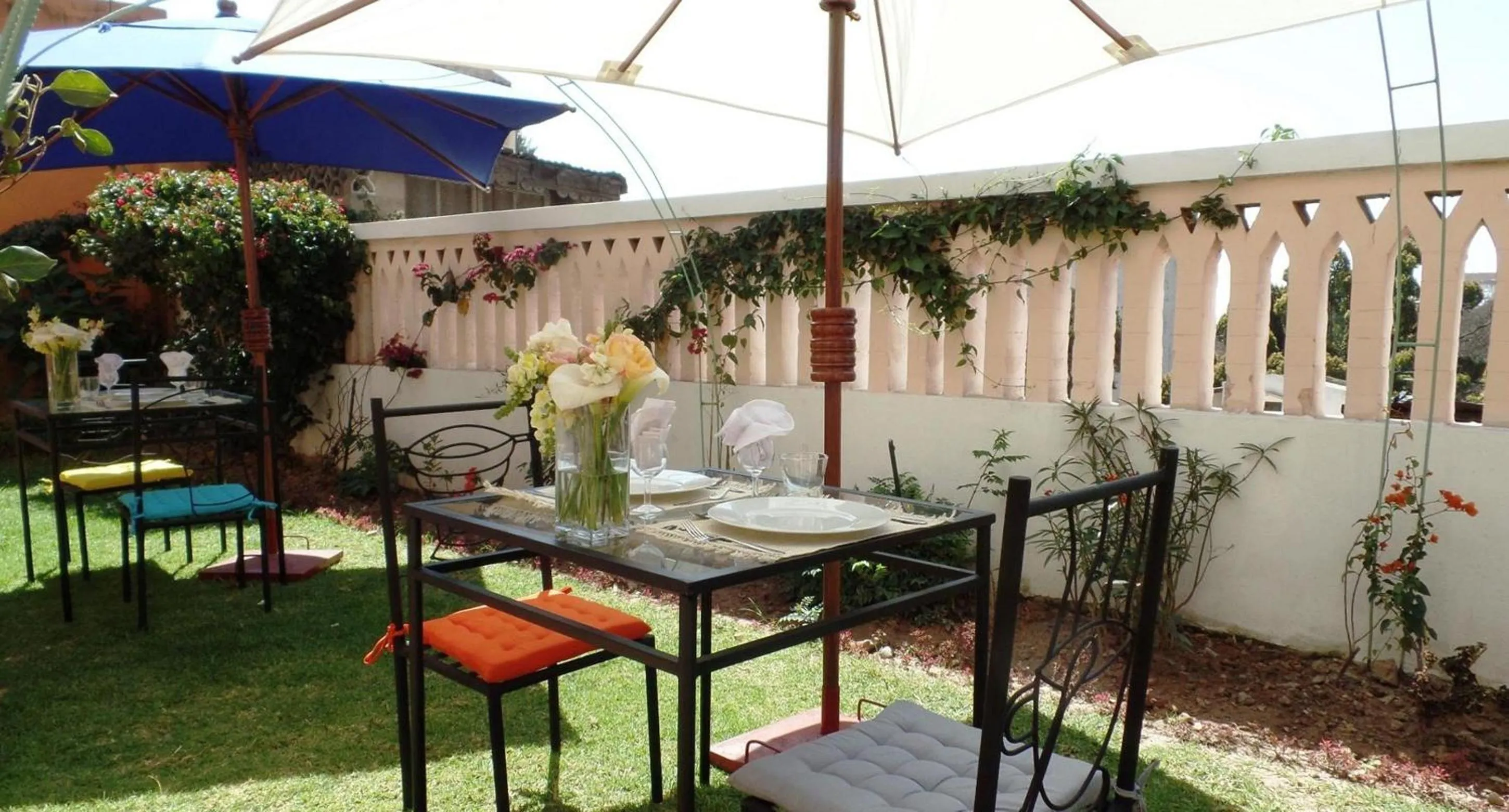 Restaurant/places to eat in Maison Lovasoa