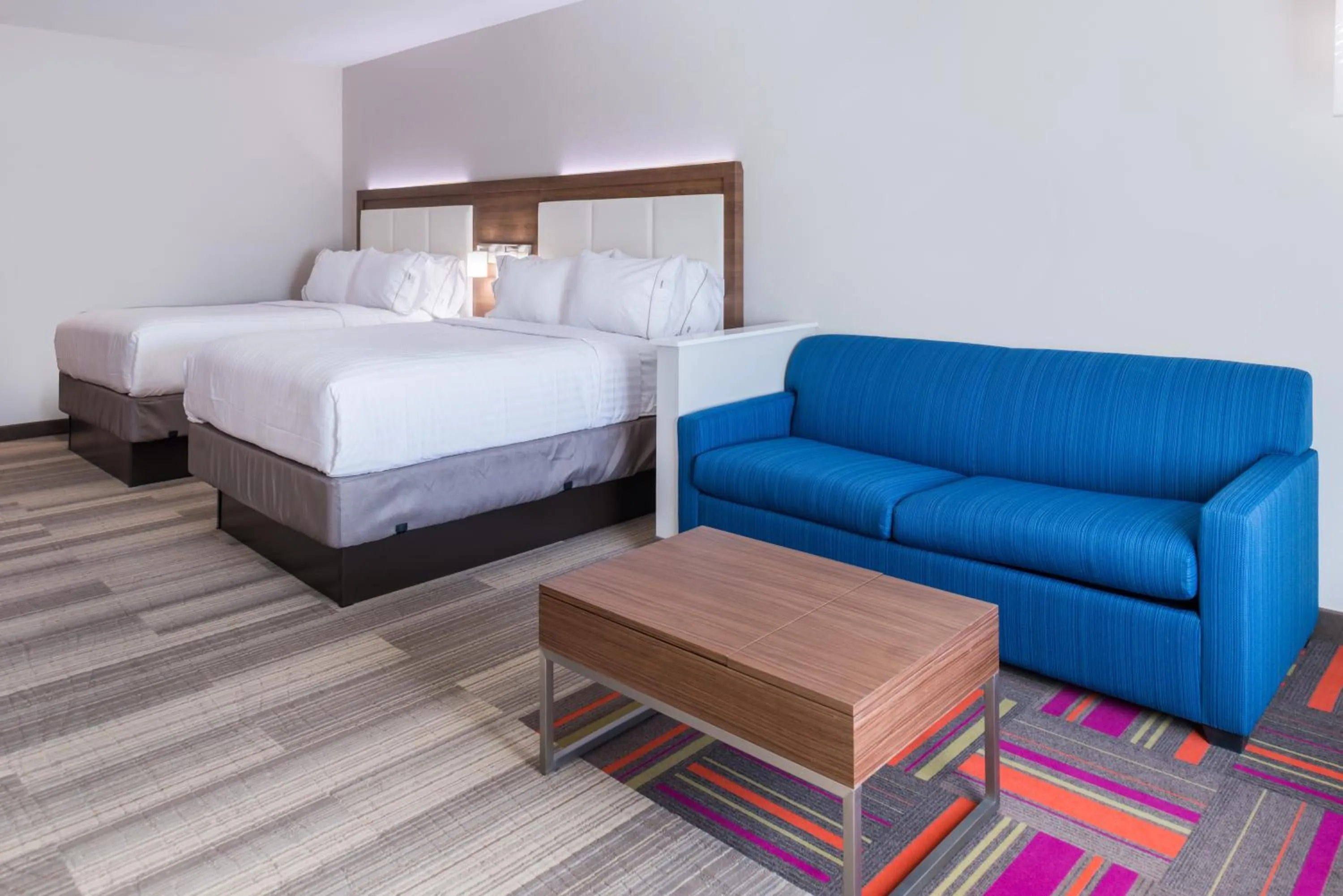 Photo of the whole room, Bed in Holiday Inn Express Fort Worth West by IHG
