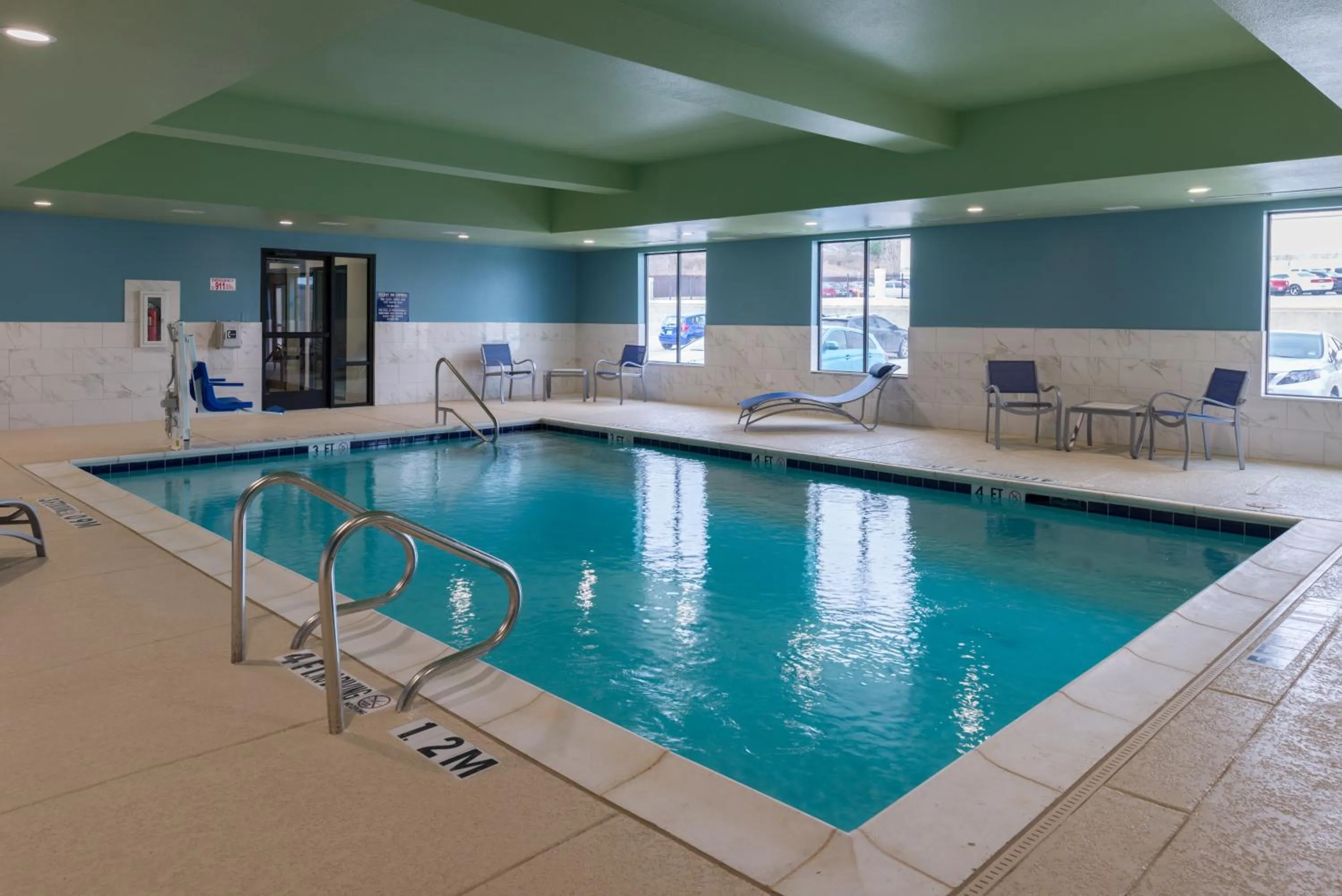 Swimming pool in Holiday Inn Express Fort Worth West by IHG