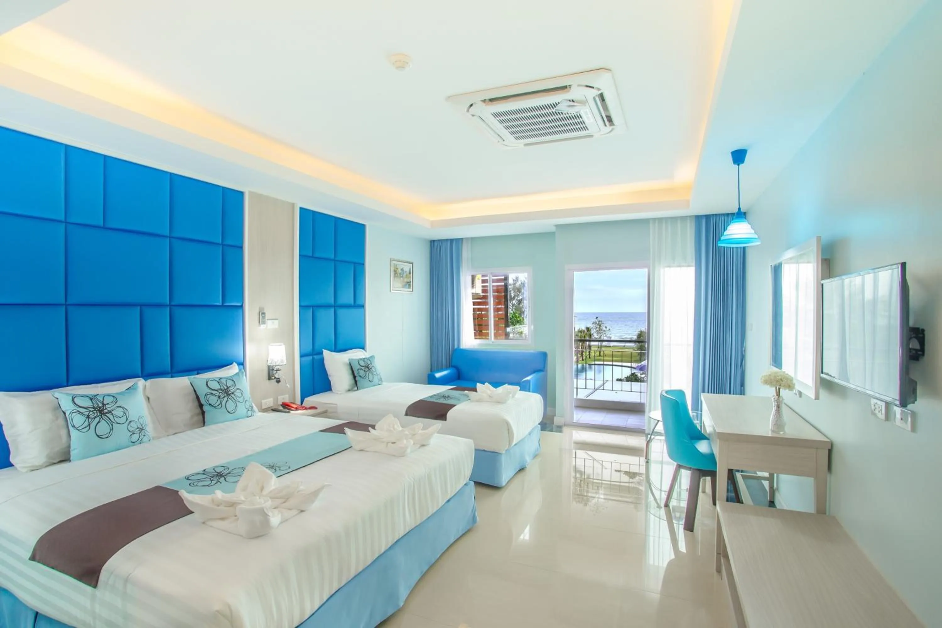 Photo of the whole room, Bed in Saint Tropez Beach Hotel