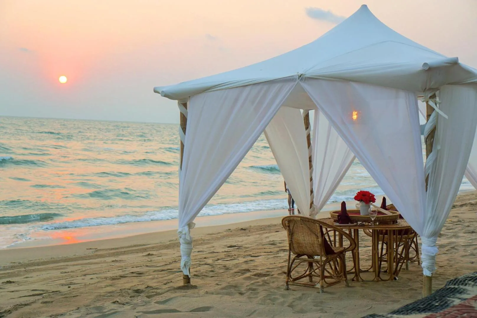 Food and drinks in Saint Tropez Beach Hotel