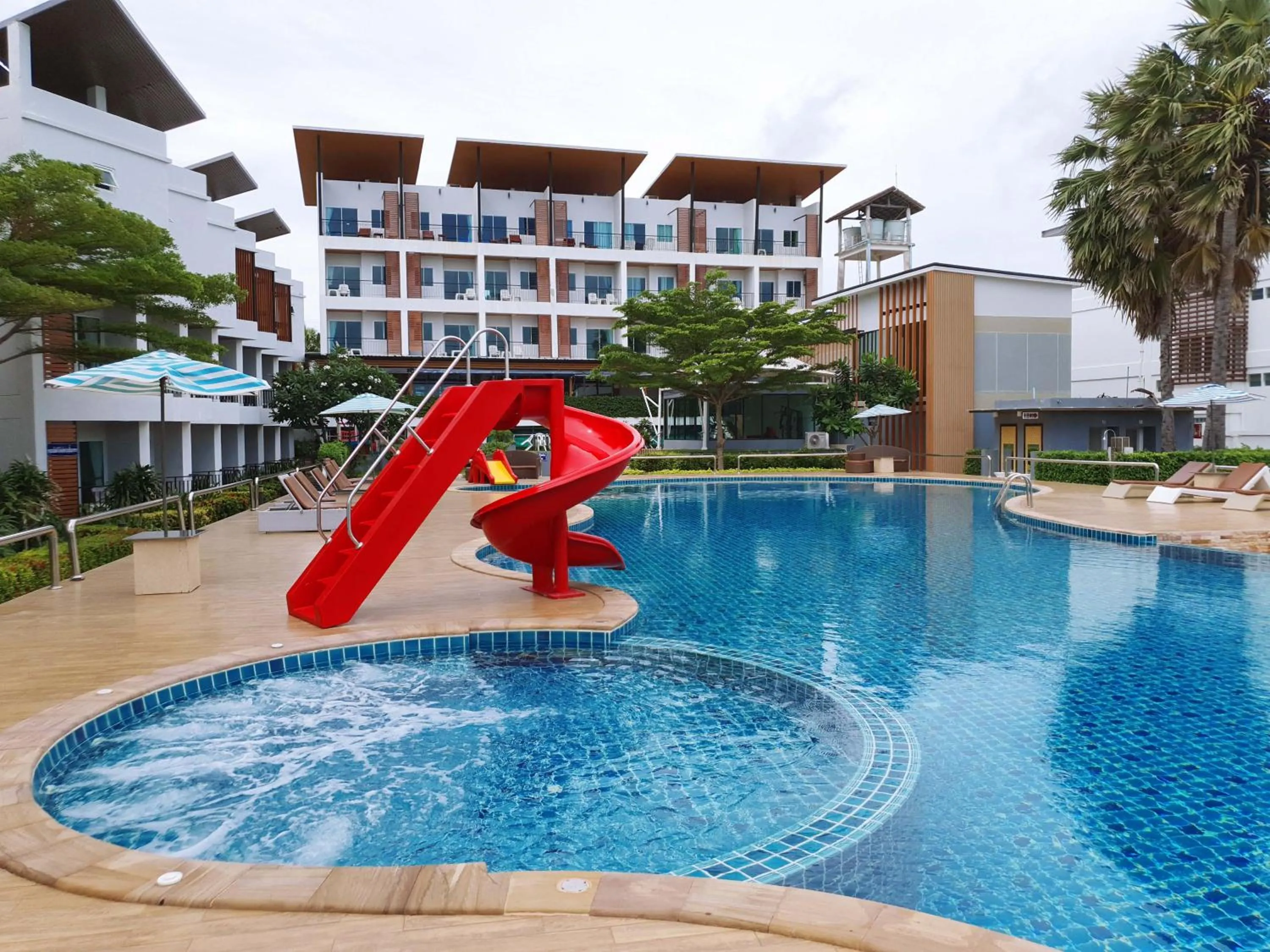 Saint Tropez Beach Hotel